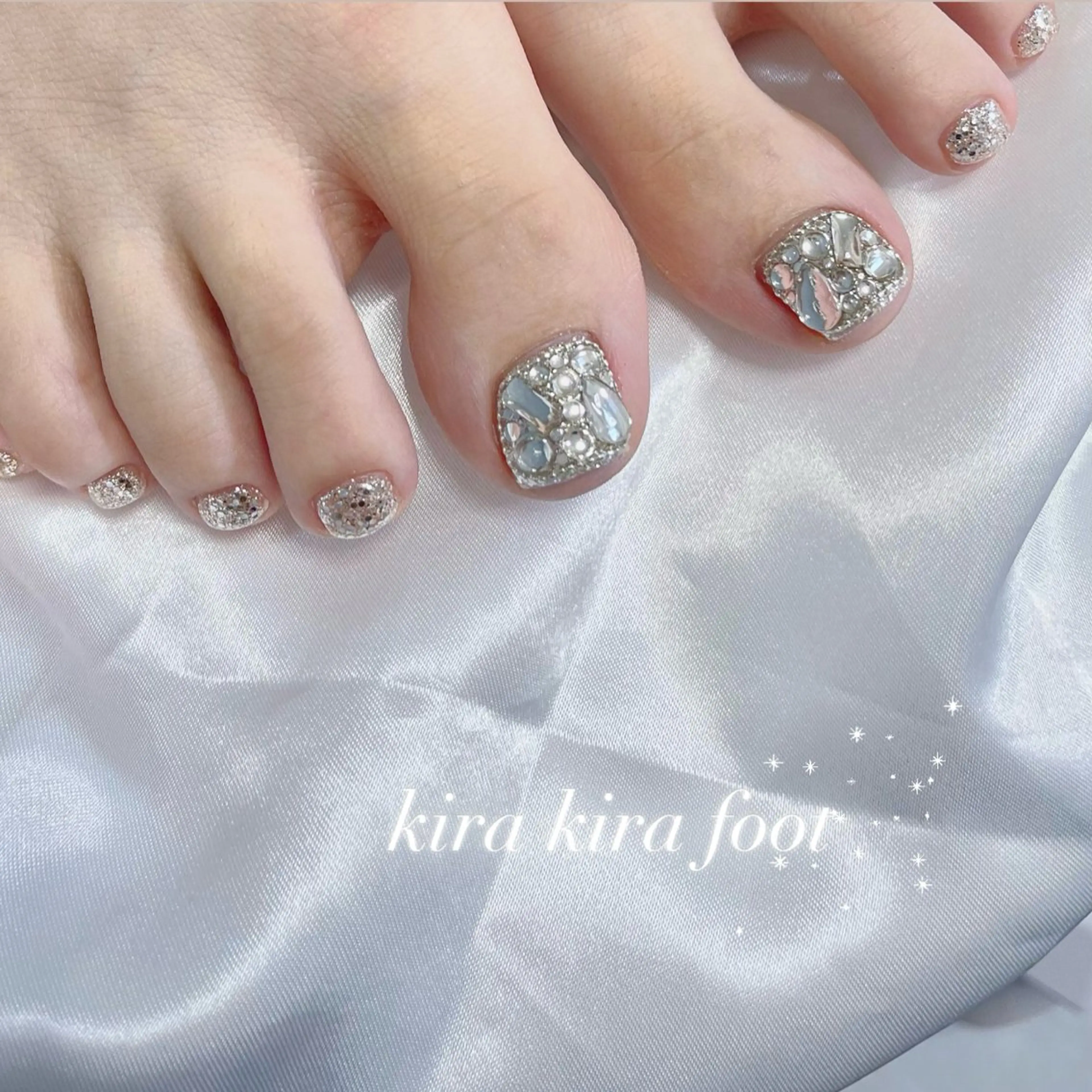 ネイル アートネイル フラッシュネイル フットネイル キラキラネイル 韓国ネイル フットネイル RE SALONのネイルデザイン
