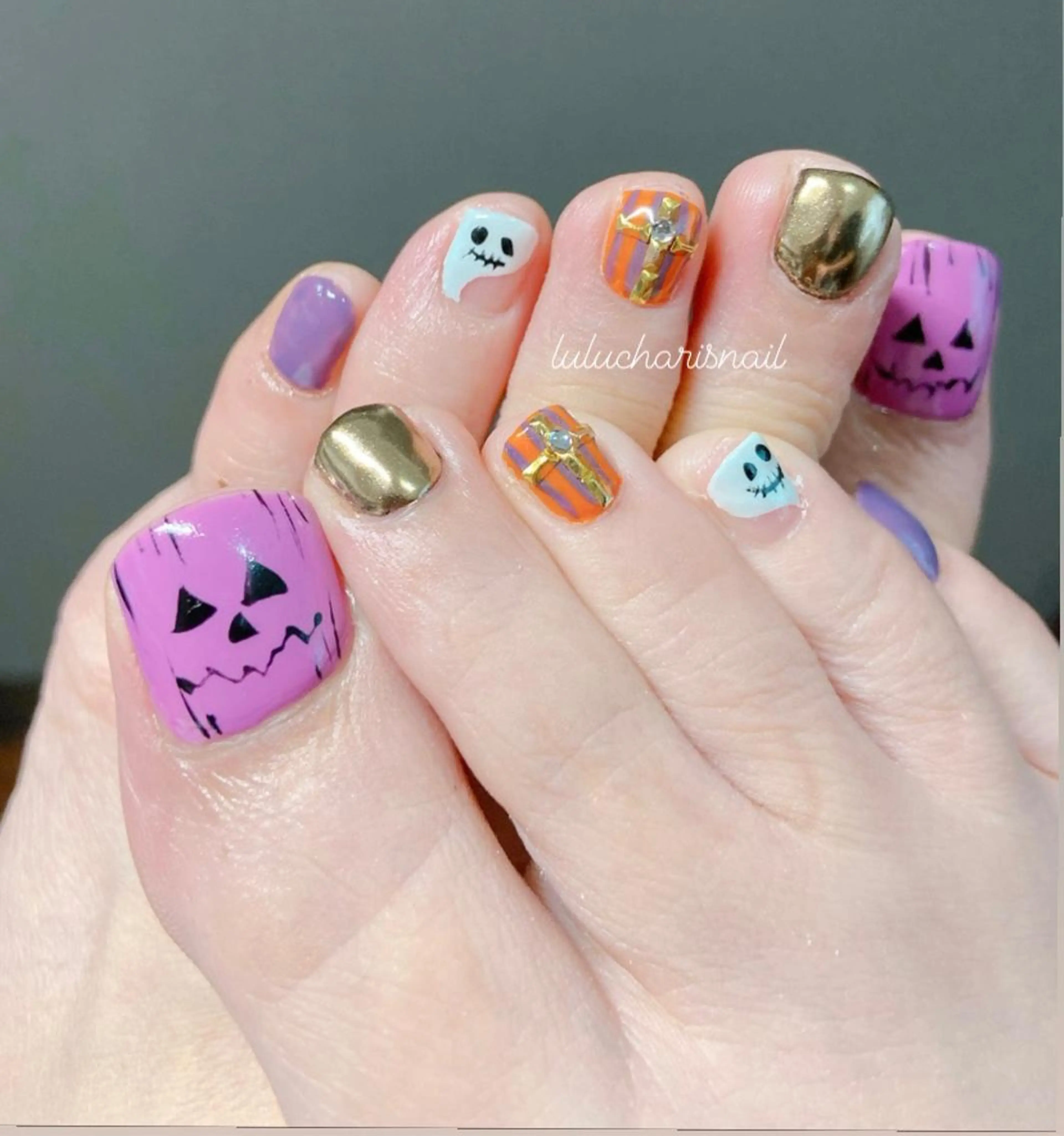 ネイル フットネイル lulucharis nailのネイルデザイン