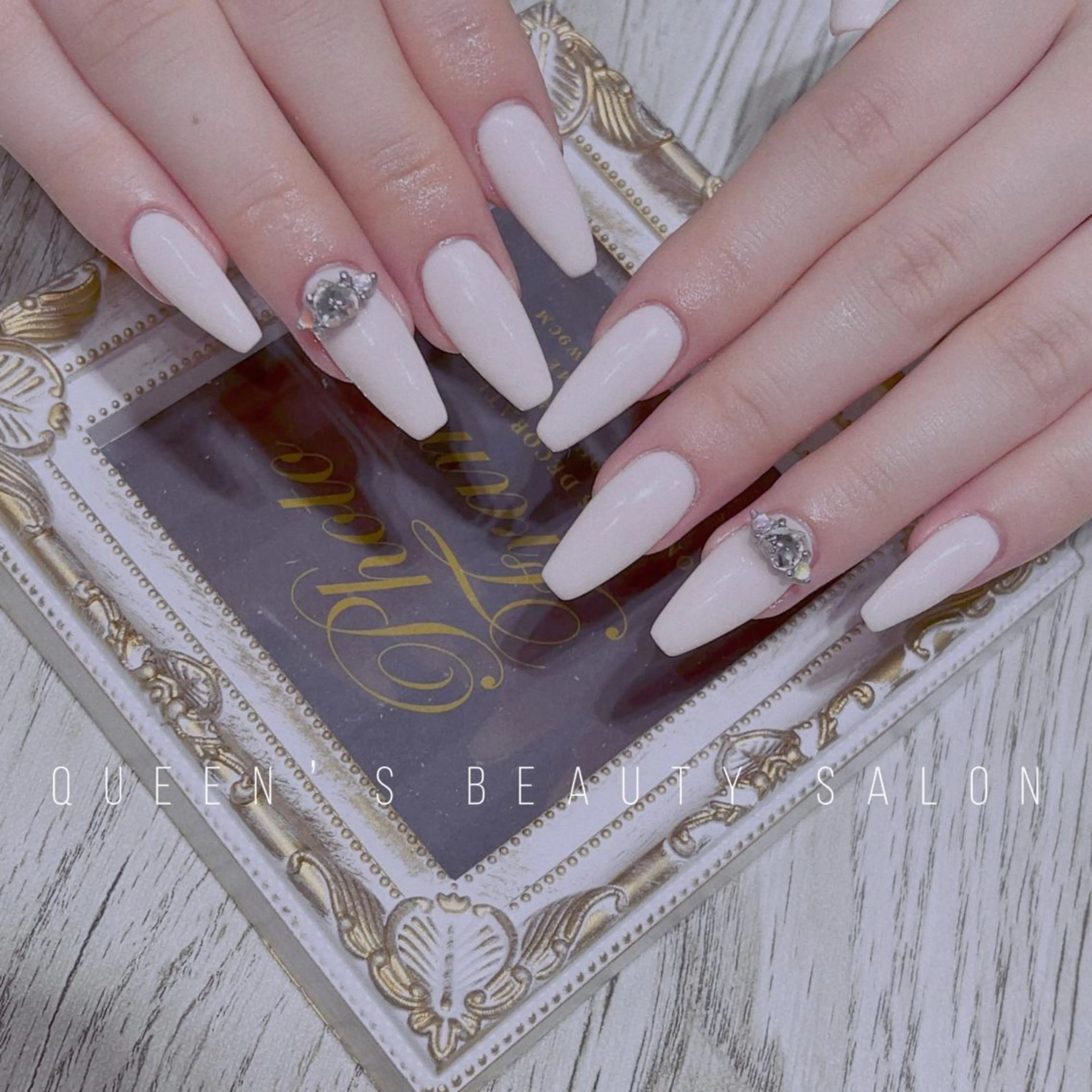 ネイル ハンドネイル Queens マオのネイルデザイン