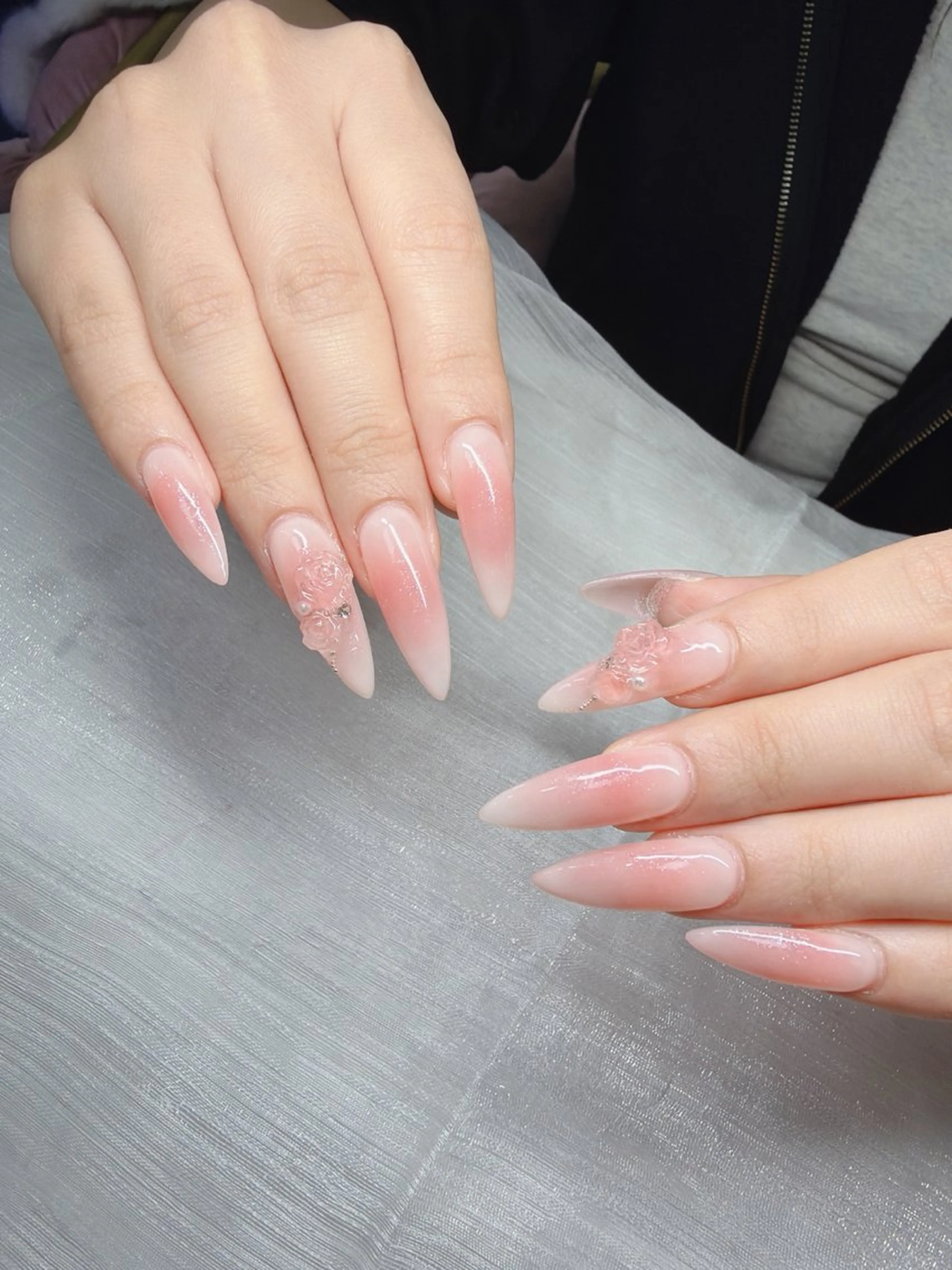 ネイル 長さ出し グラデーション 卒業式 キラキラネイル マグネットネイル ハンドネイル Lee Nailsのネイルデザイン
