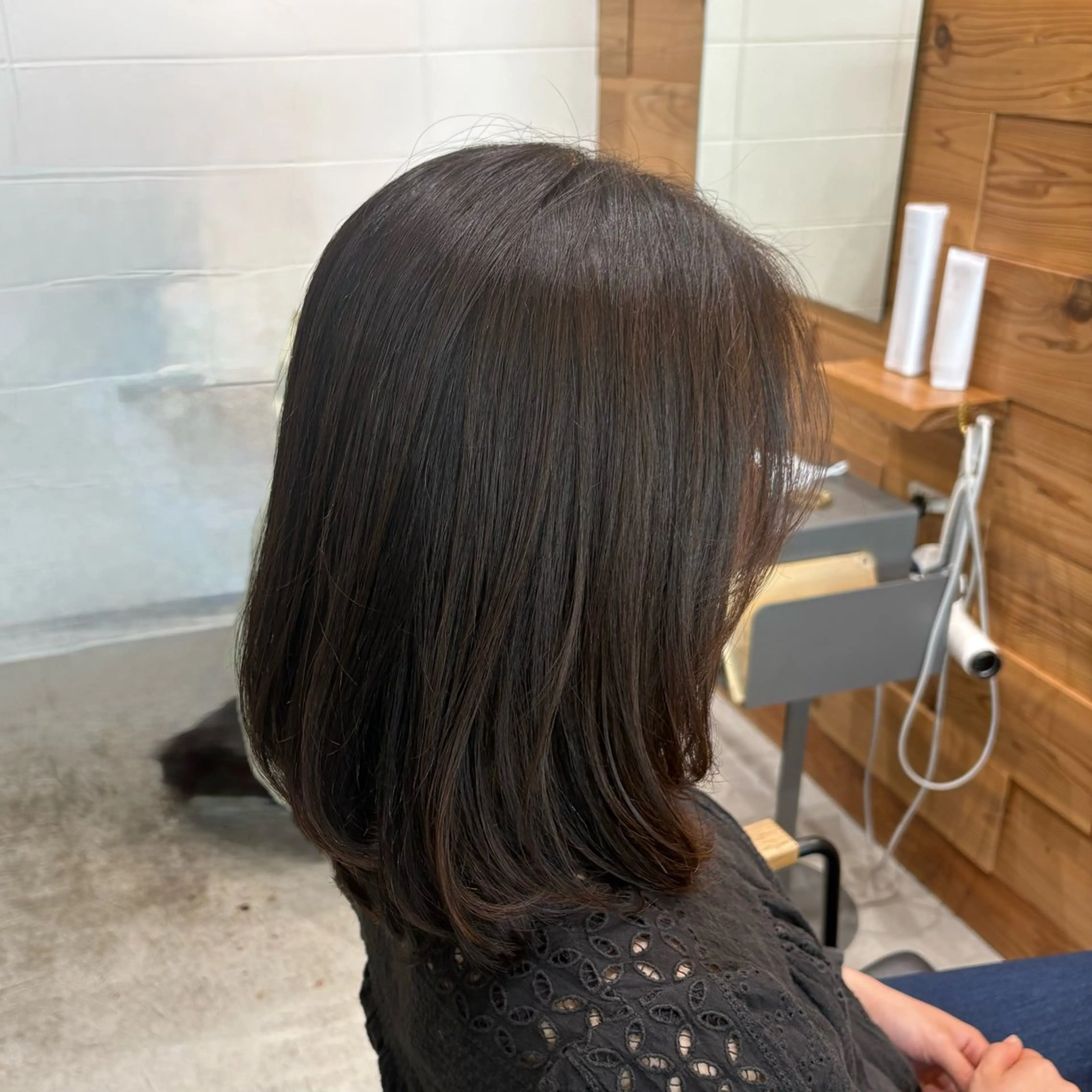 ミディアム カット Riri/韓国風/顔 周り/レイヤーカットのヘアスタイル