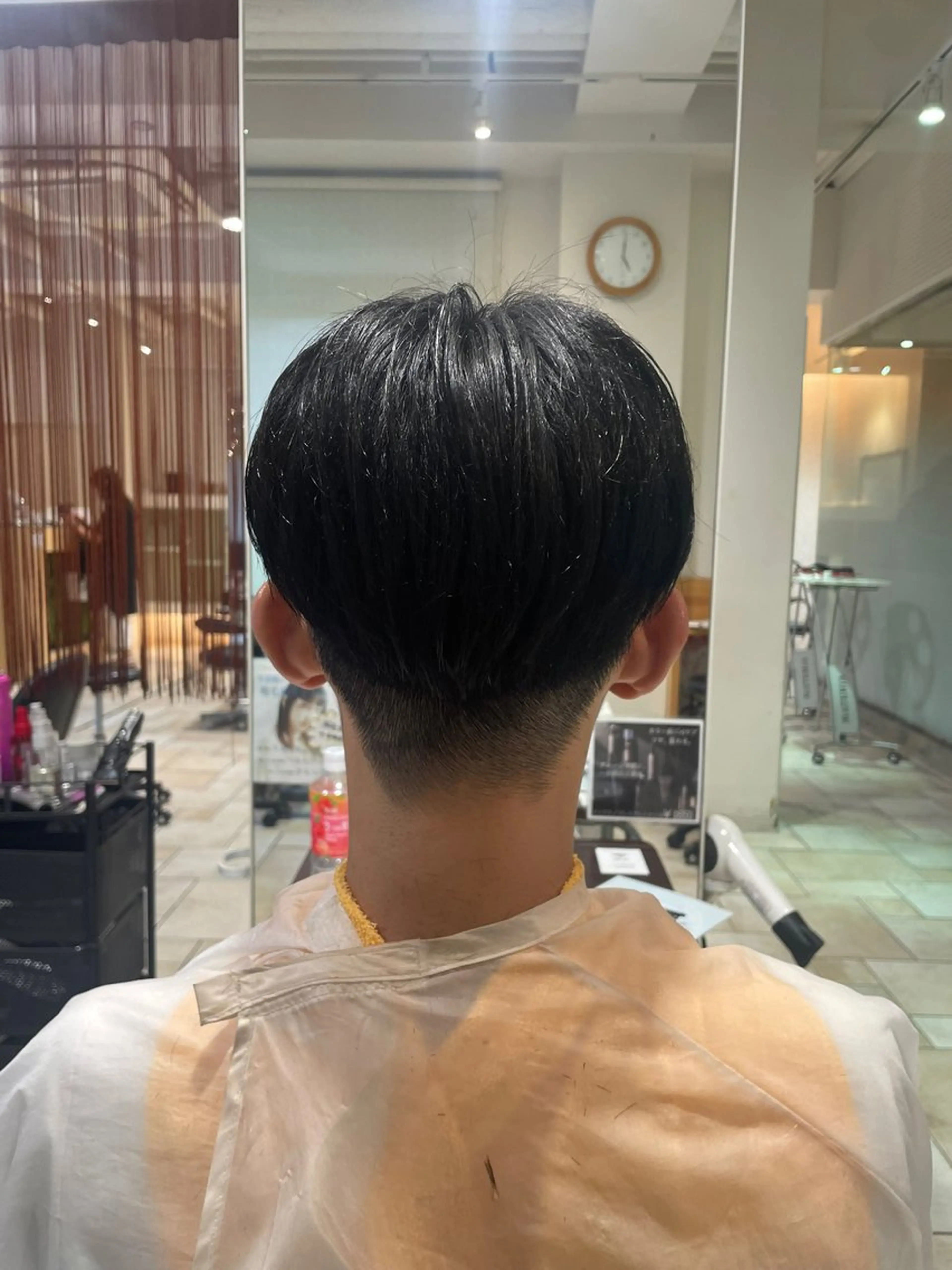 ショート 斧 海音のヘアスタイル