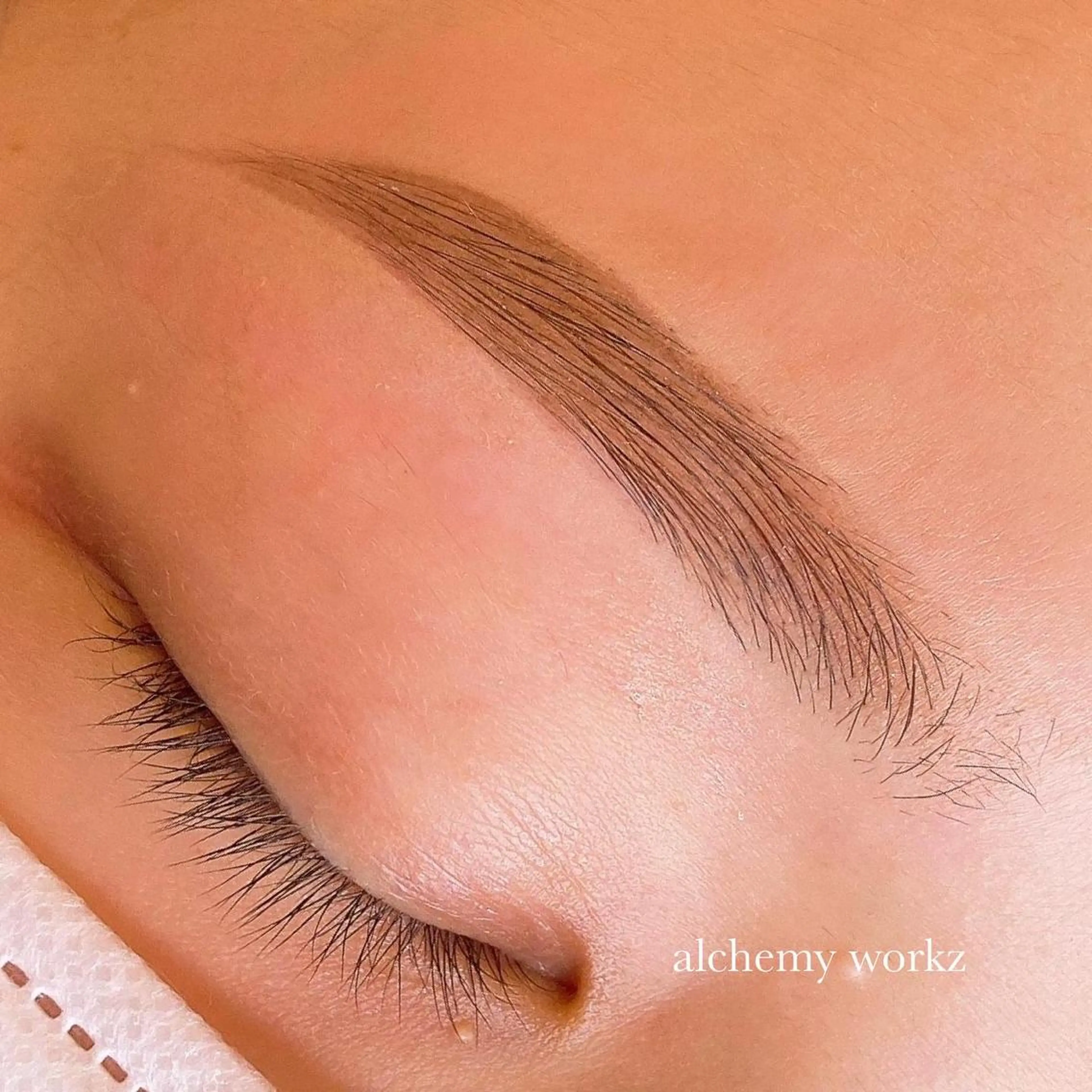 アイブロウ alchemy workzのマツエク・マツパデザイン