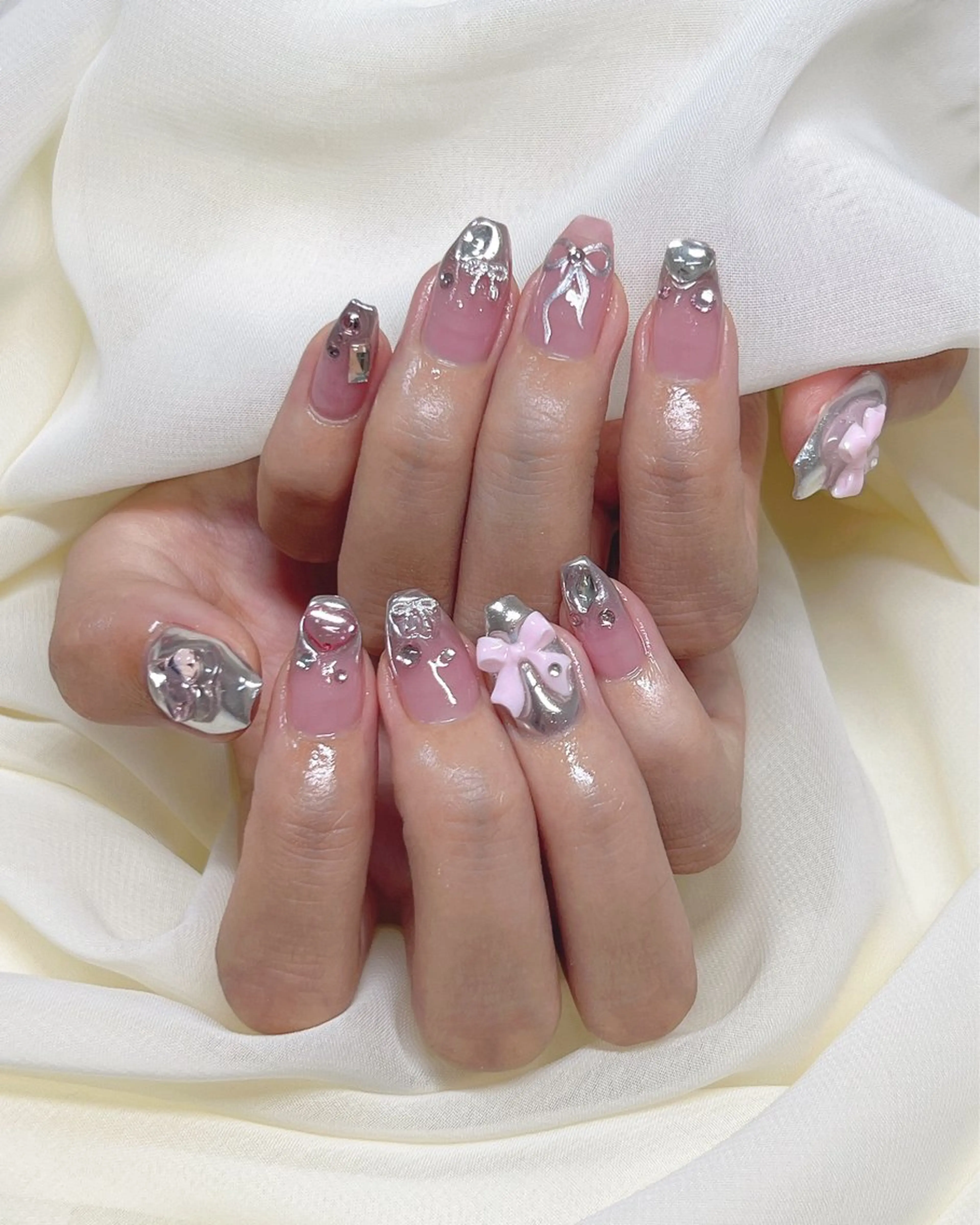 ネイル 持ち込み ピンク シルバー nail salon MUAのネイルデザイン