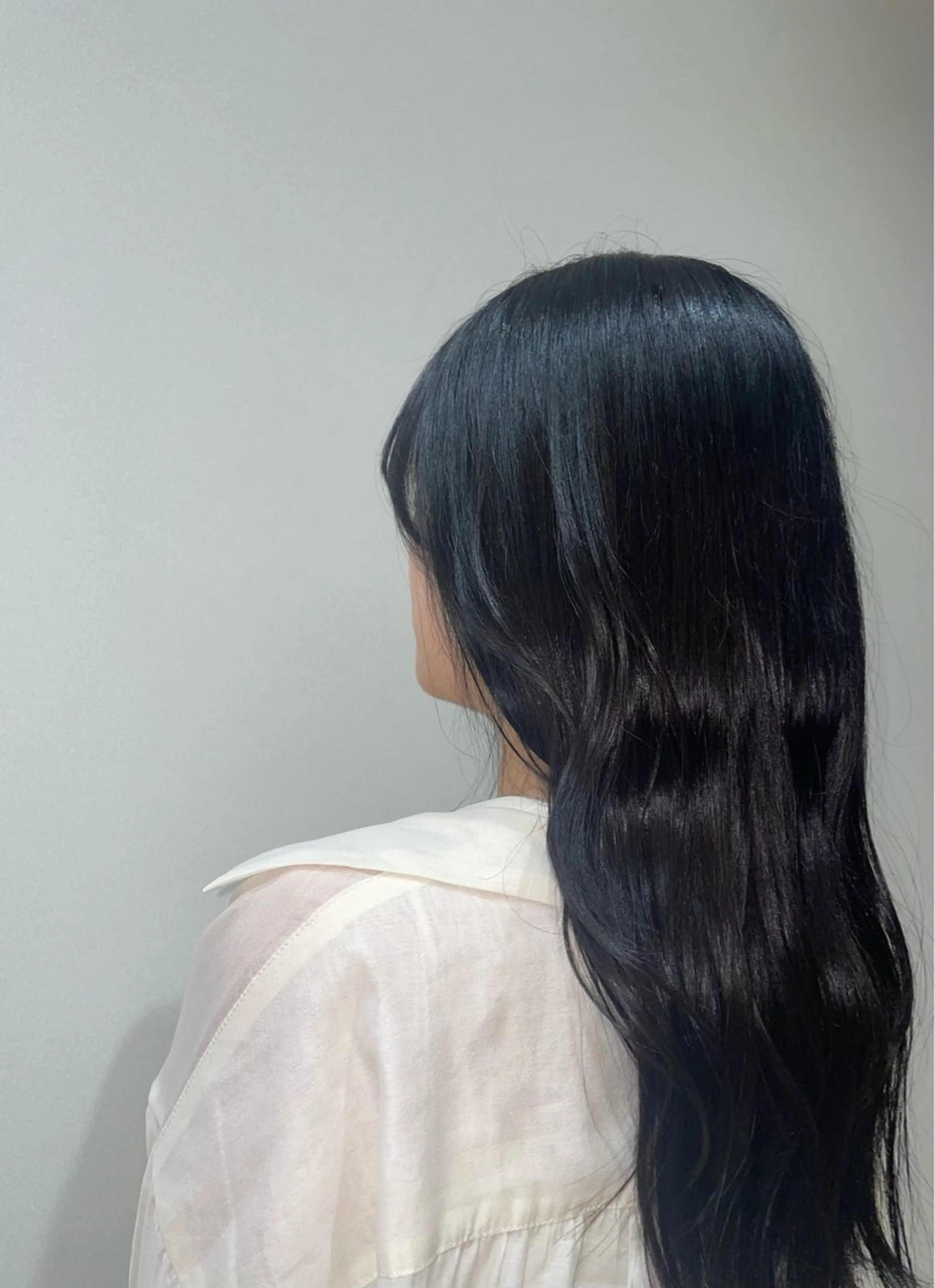 ロング カラー 黒髪 ブリーチ ブルーカラー ブルーブラック ブリーチなしカラー ストレート/カラー ゆづきのヘアスタイル