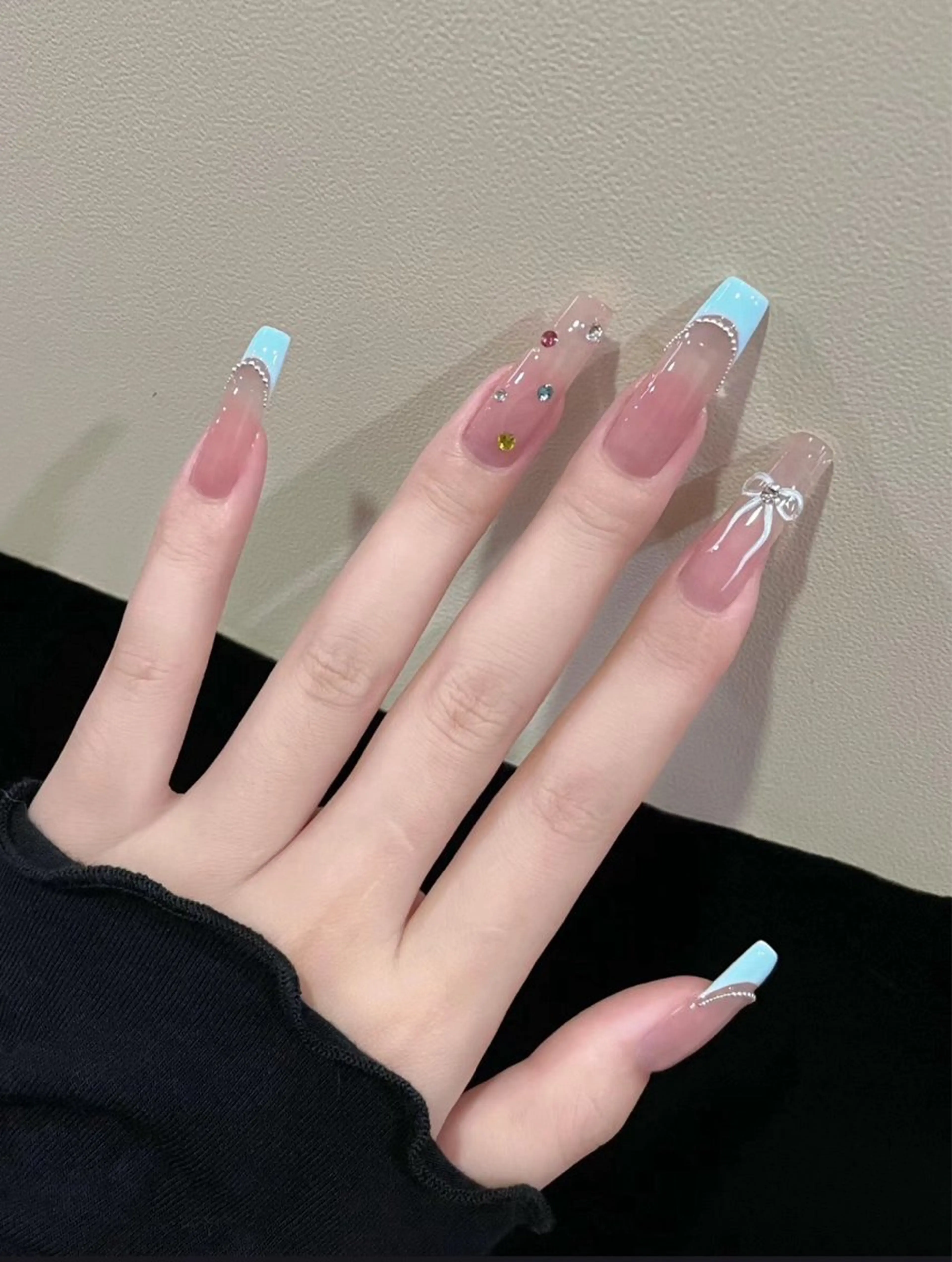 ネイル チークネイル 長さ出し フラワーネイル フレンチネイル ガーリー SunNail池袋駅 ワンホンネイルのネイルデザイン