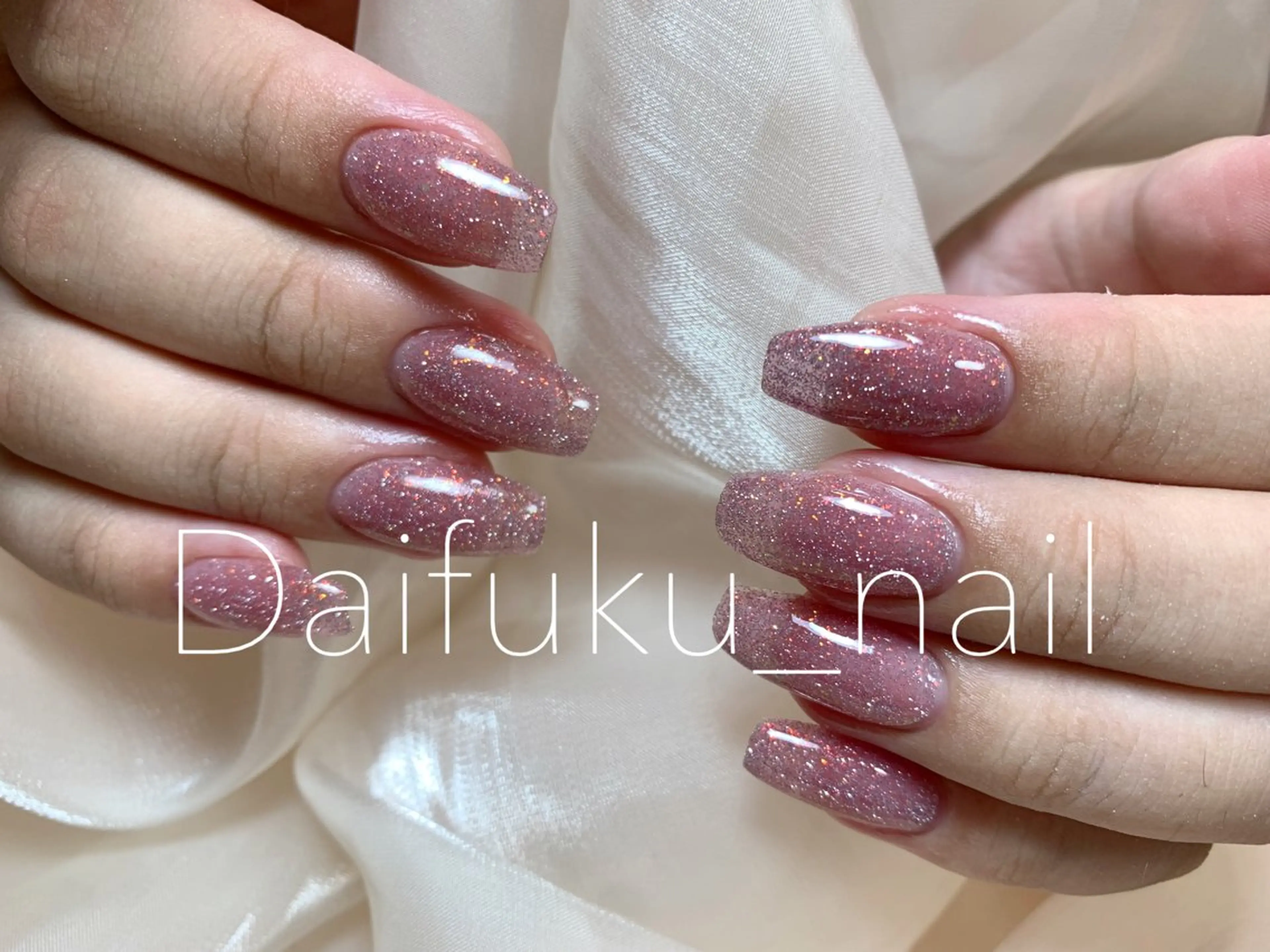 セミロング ハンドネイル Daifuku nailsのネイルデザイン