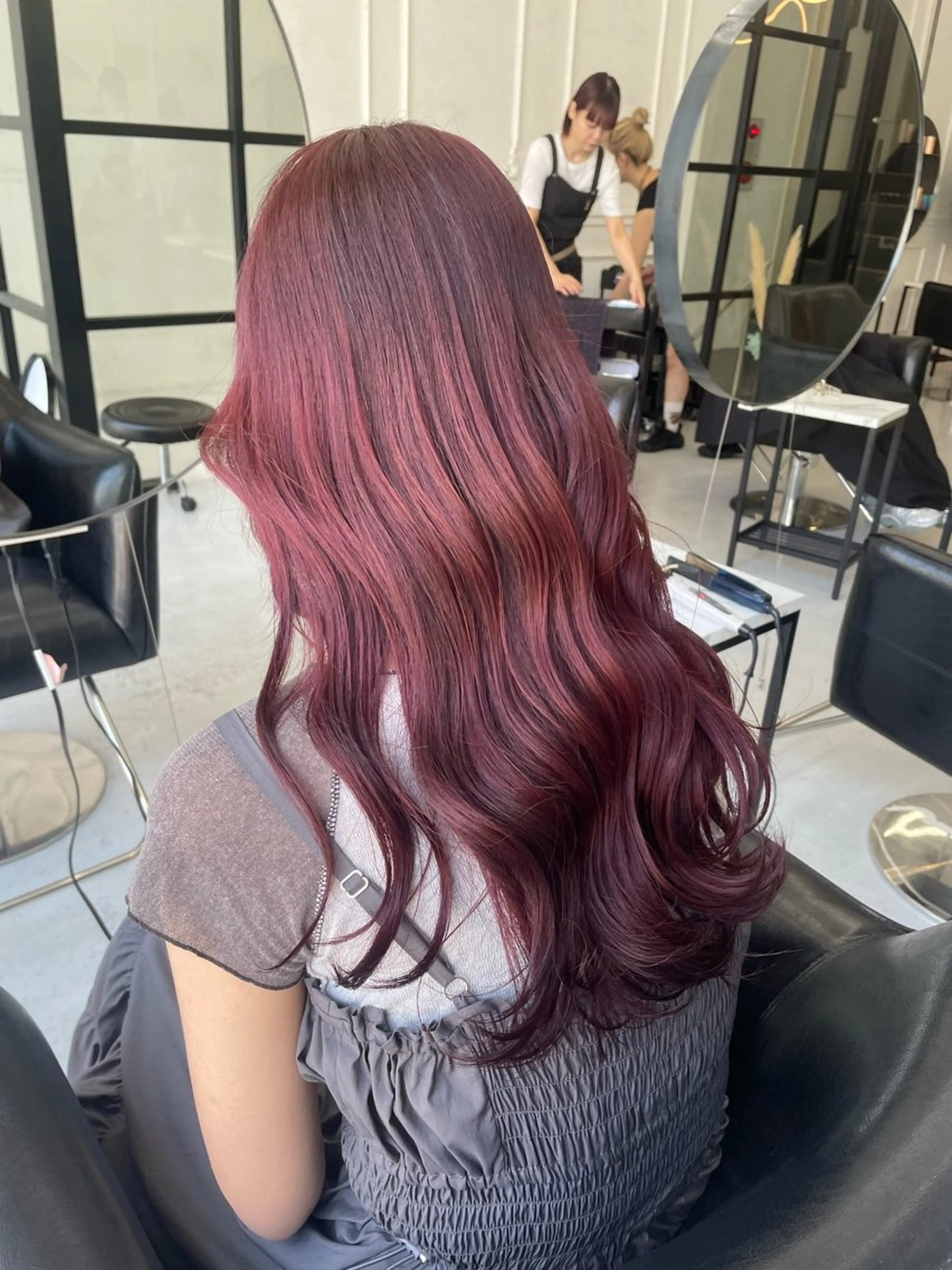 ロング ヘアカラー MaisonHALU さくらのヘアスタイル