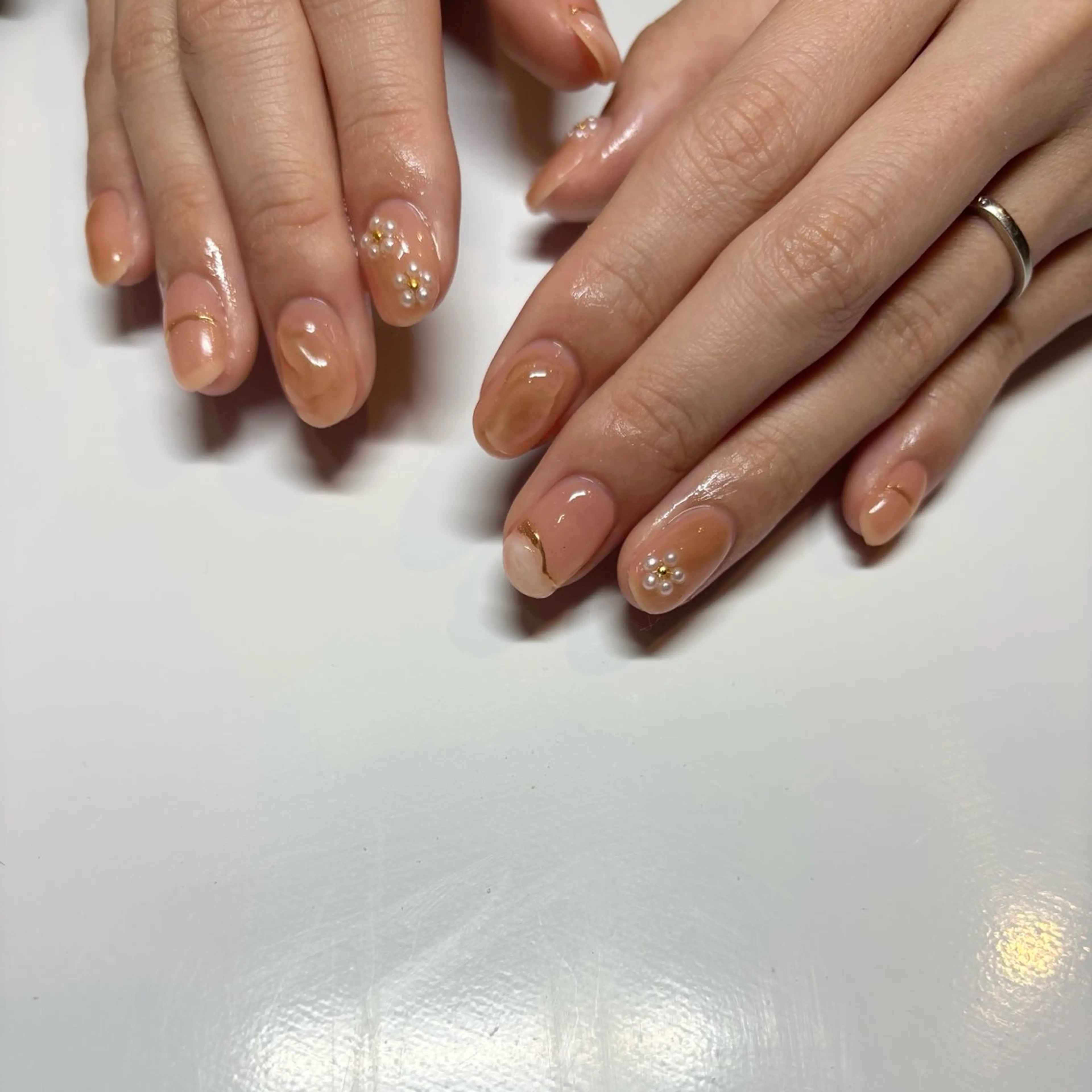 ネイル マツエク&まつげパーマMANA EYELASH STUDIO【バインドロック/パリジェンヌ】所属・MANA みみのネイルデザイン