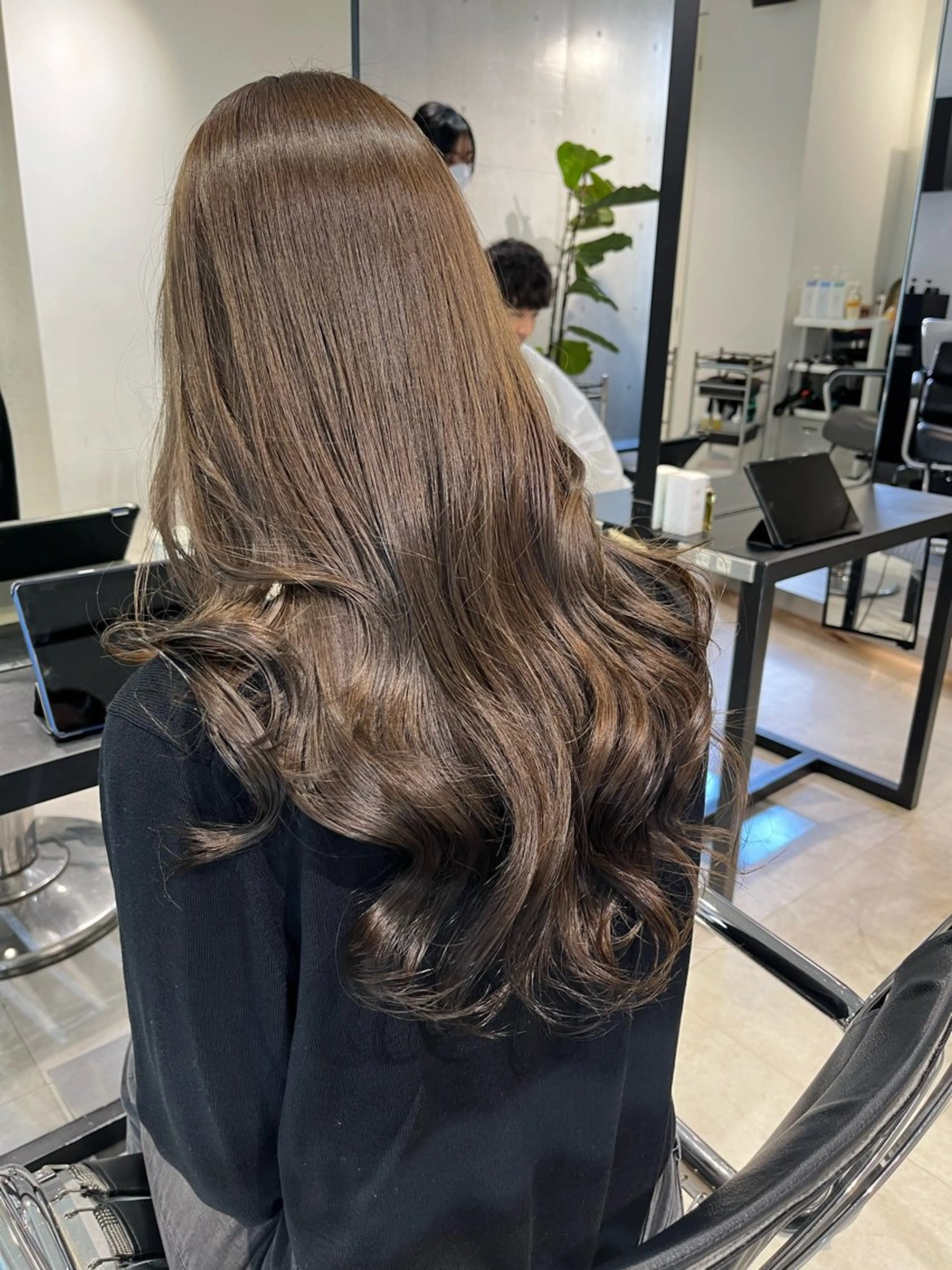 ロング カラー パーマ ヘアアレンジ カット ヘアカラー トリートメント ヘッドスパ ヘアセット 透明感/オリーブ/ グレージュ/YUKAのヘアスタイル