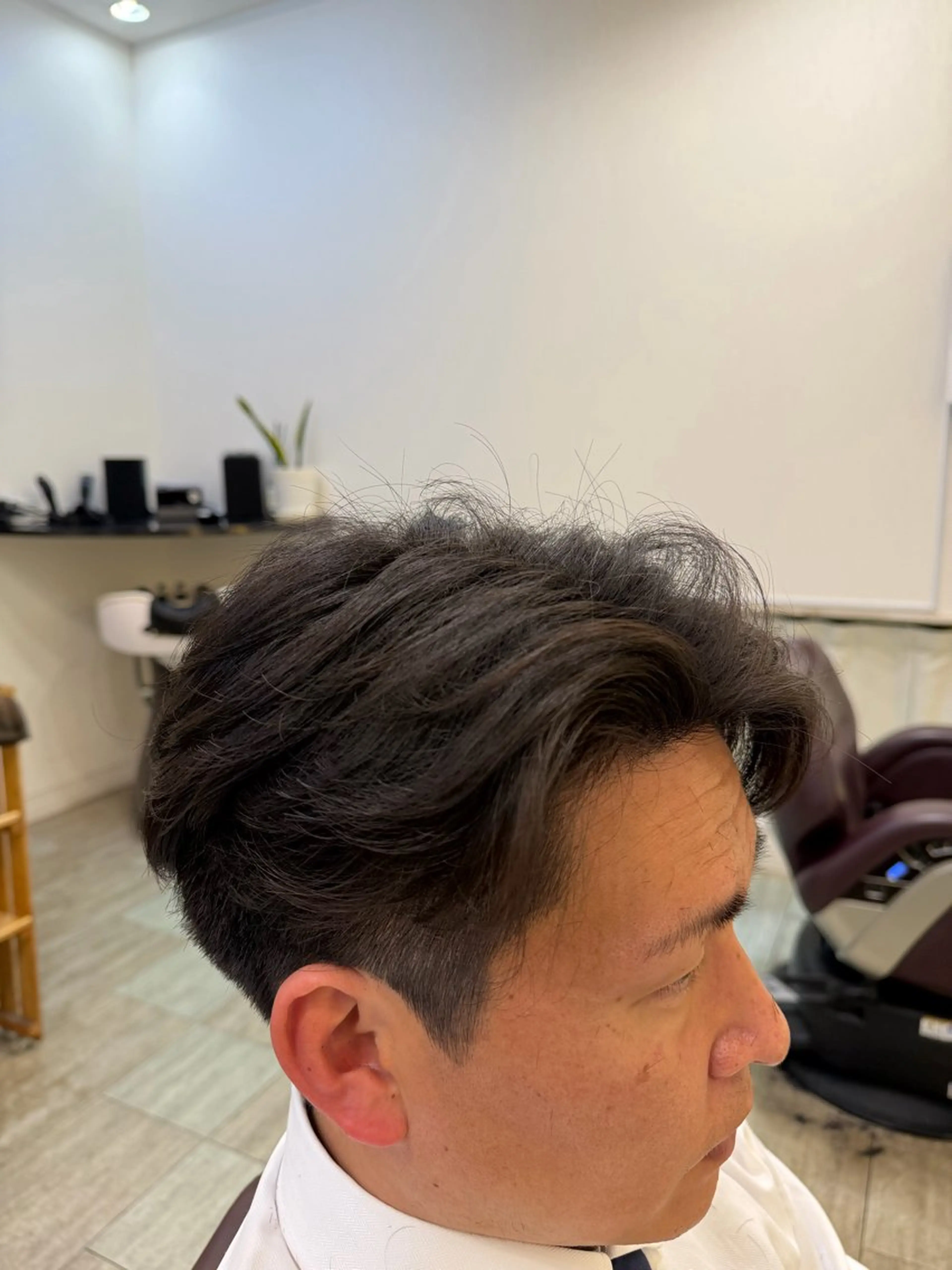 ミディアム 呉屋 俊介のヘアスタイル