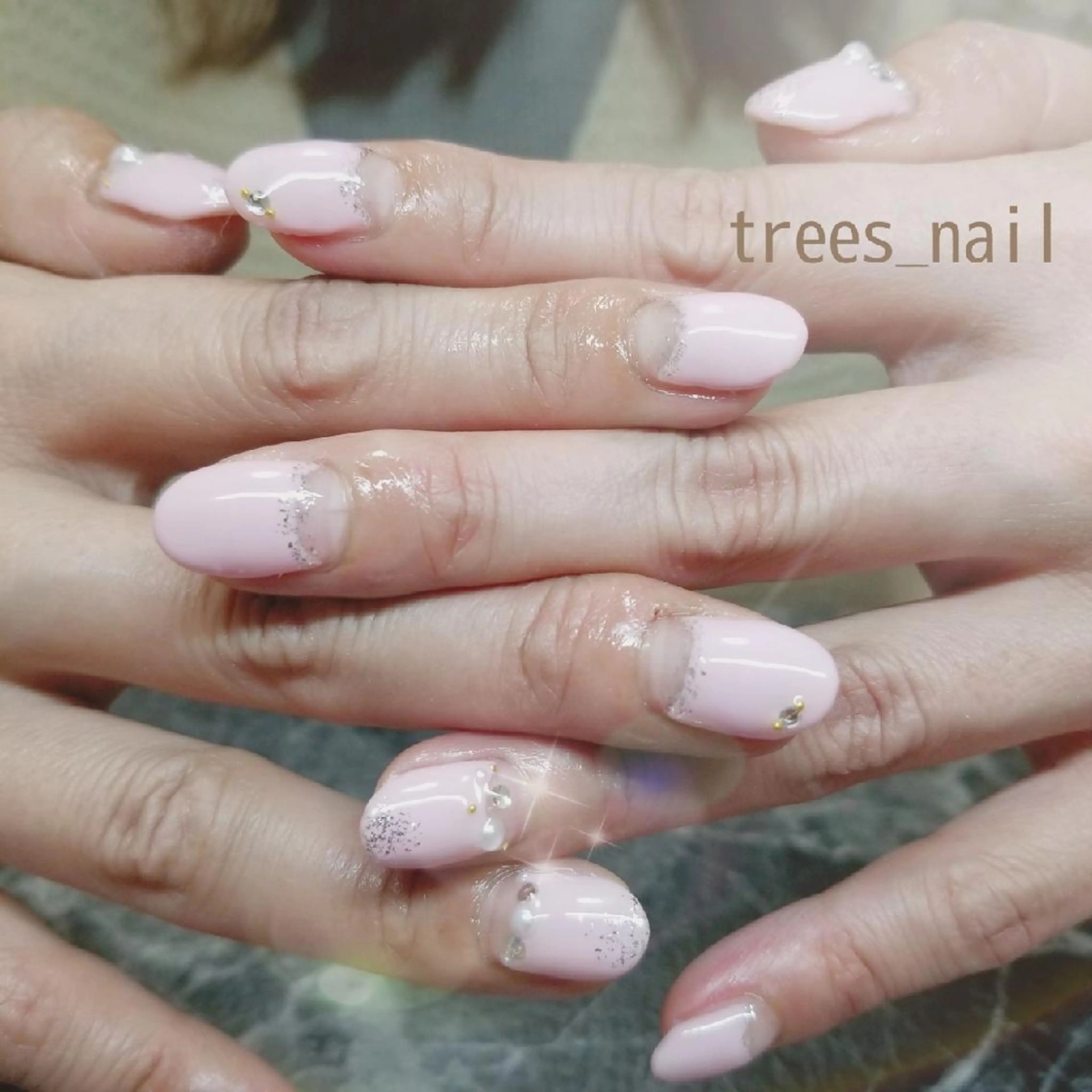 ネイル フレンチネイル ガーリー ピンク 逆フレンチ ハンドネイル フットネイル trees_ nailのネイルデザイン