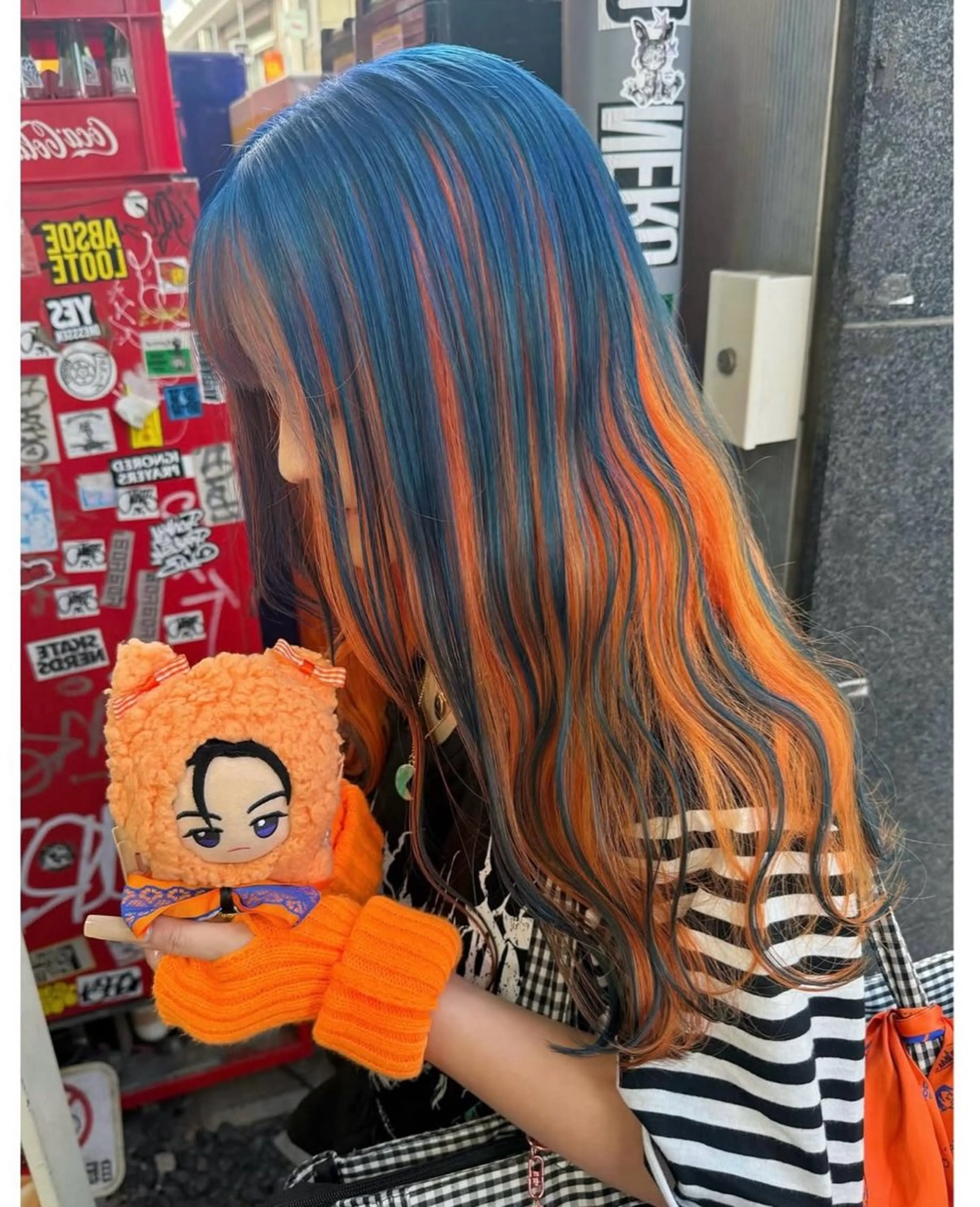 セミロング カラー デザインカラー ヘアカラー TSUNO🦖 派手髪/オタク美容師のヘアスタイル