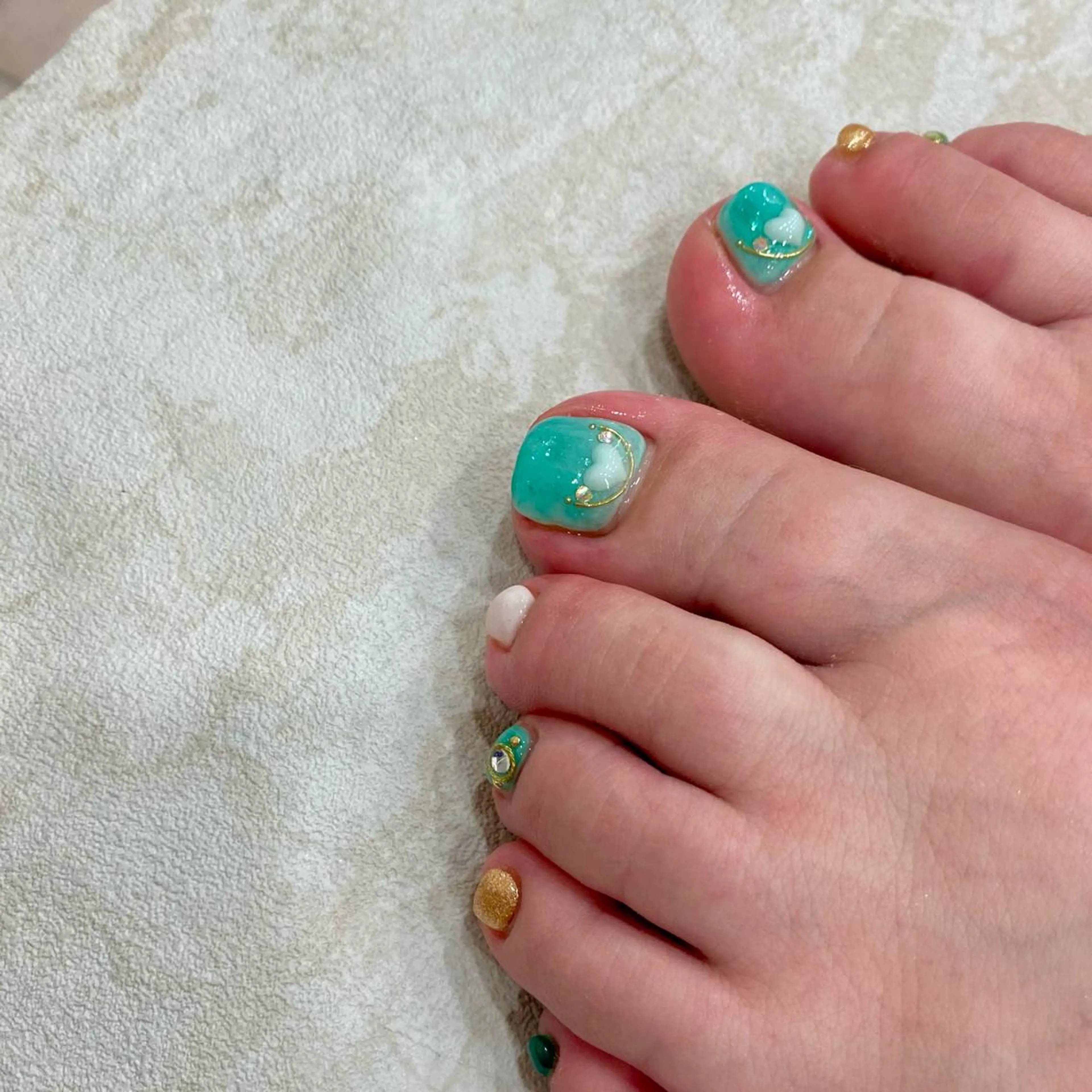 ネイル フットネイル 安藤 彩乃のネイルデザイン