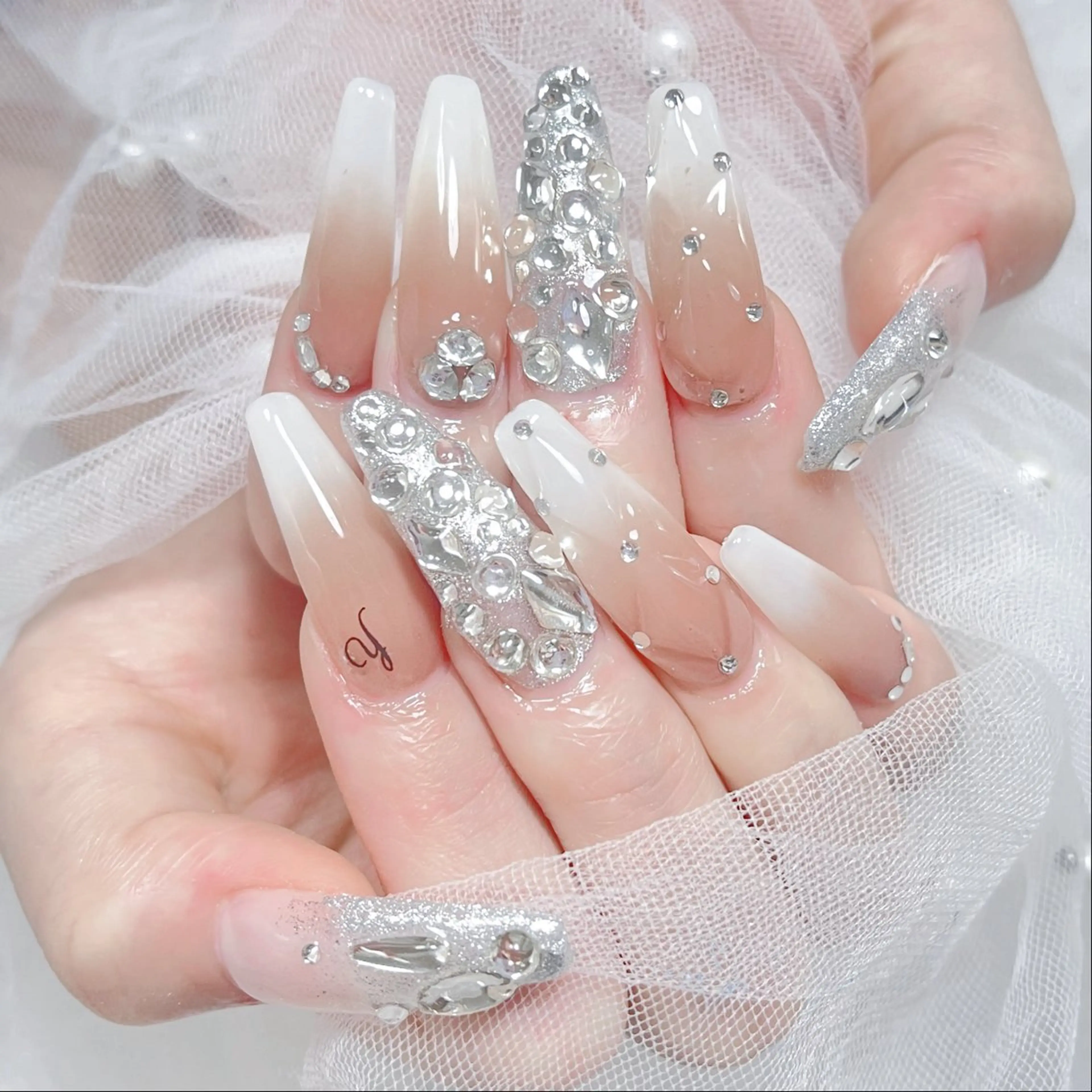 ネイル ハンドネイル 🎀ネイルサロン エクラYUI🎀のネイルデザイン