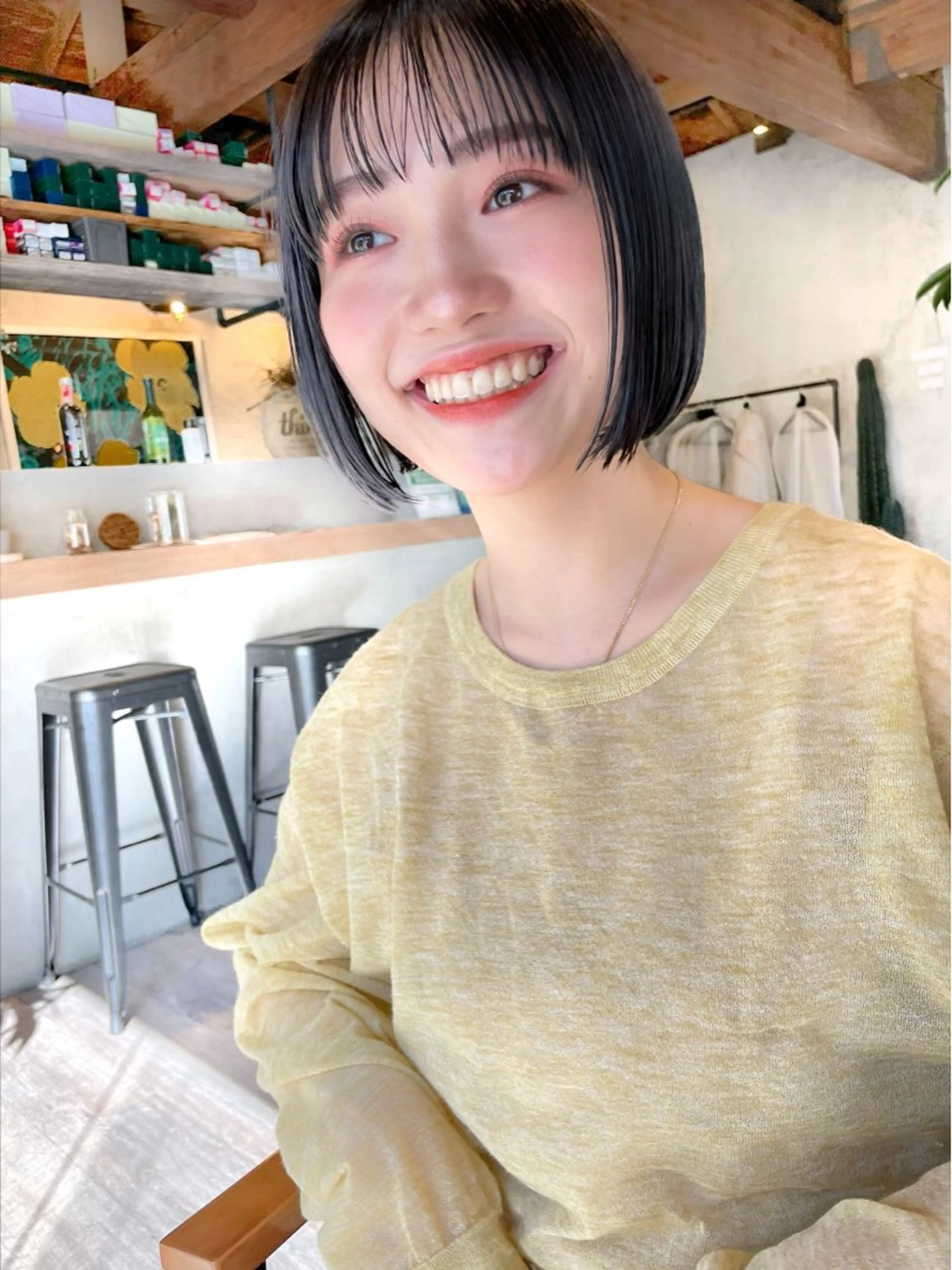 ショート カラー 切りっぱなしボブ ボブレイヤー ボブ くびれヘア 顔まわりレイヤー カット ヘアカラー 結べるレイヤーボブ くびれLady表参道のヘアスタイル