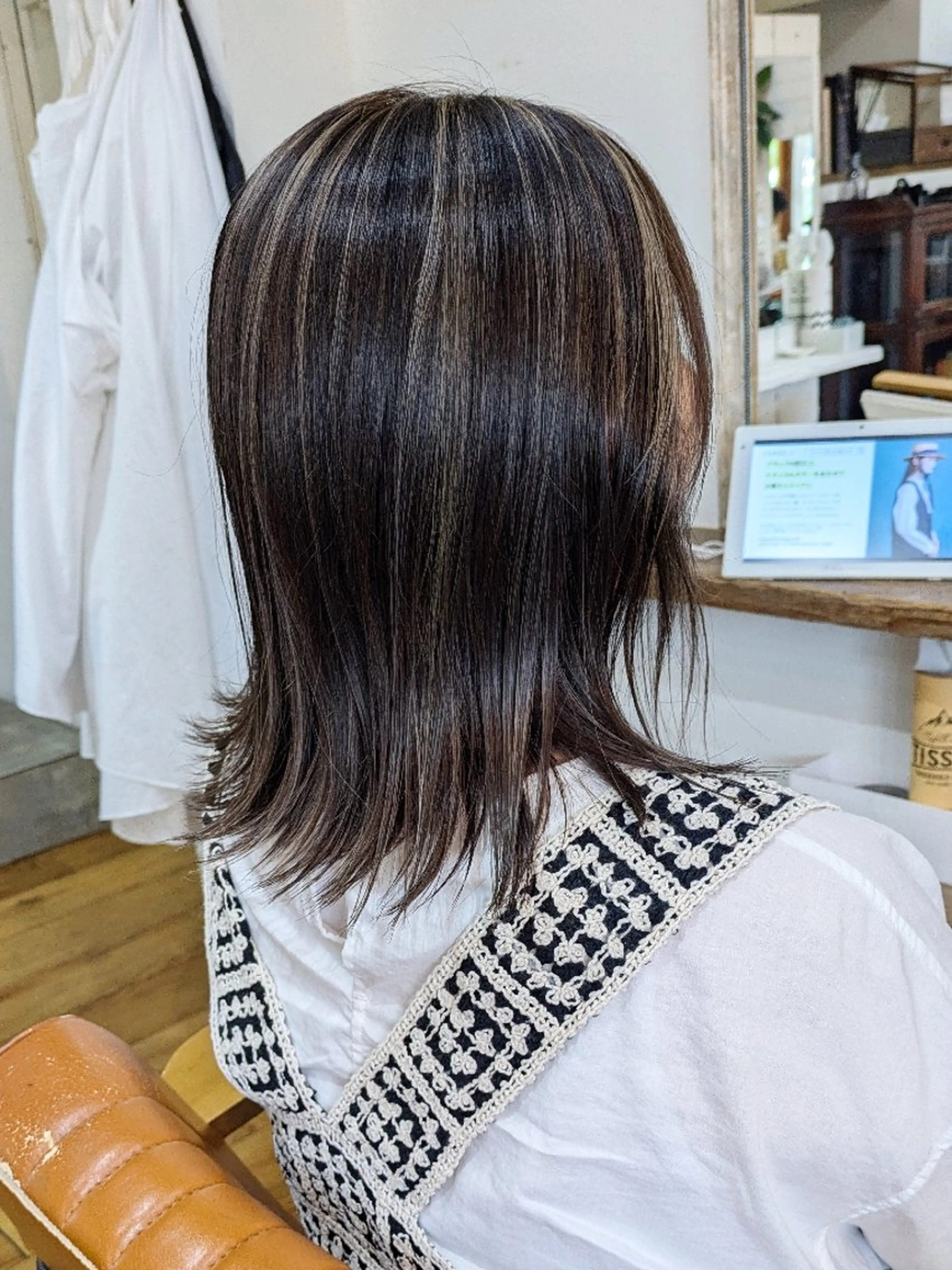 ミディアム カラー ベージュカラー ブリーチ ブラウンカラー ダブルカラー グレージュ カット ヘアカラー 奥田 誠司のヘアスタイル