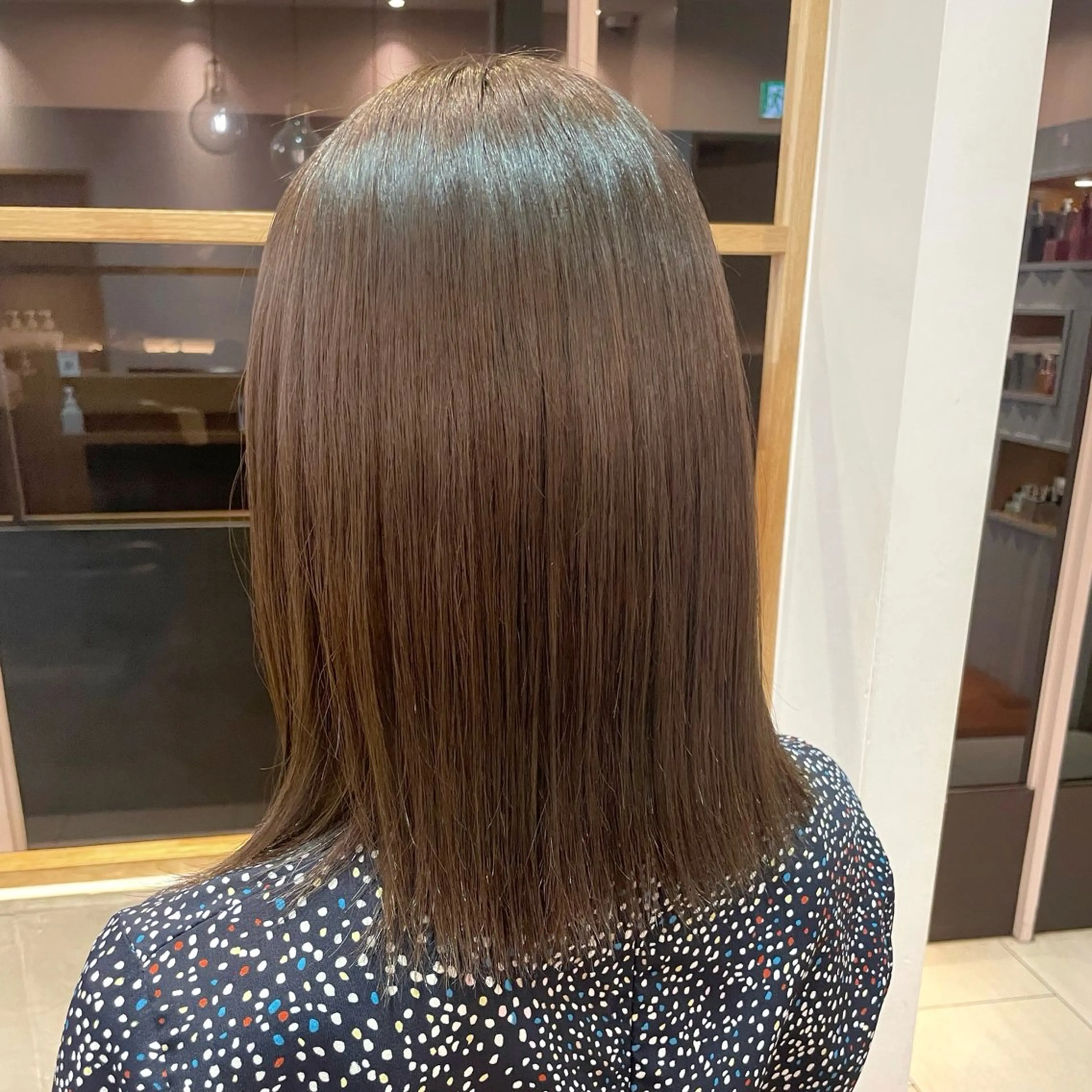 ミディアム カラー ベージュカラー オリーブベージュ 顔まわり🥨レイヤー /透明感/まいなのヘアスタイル