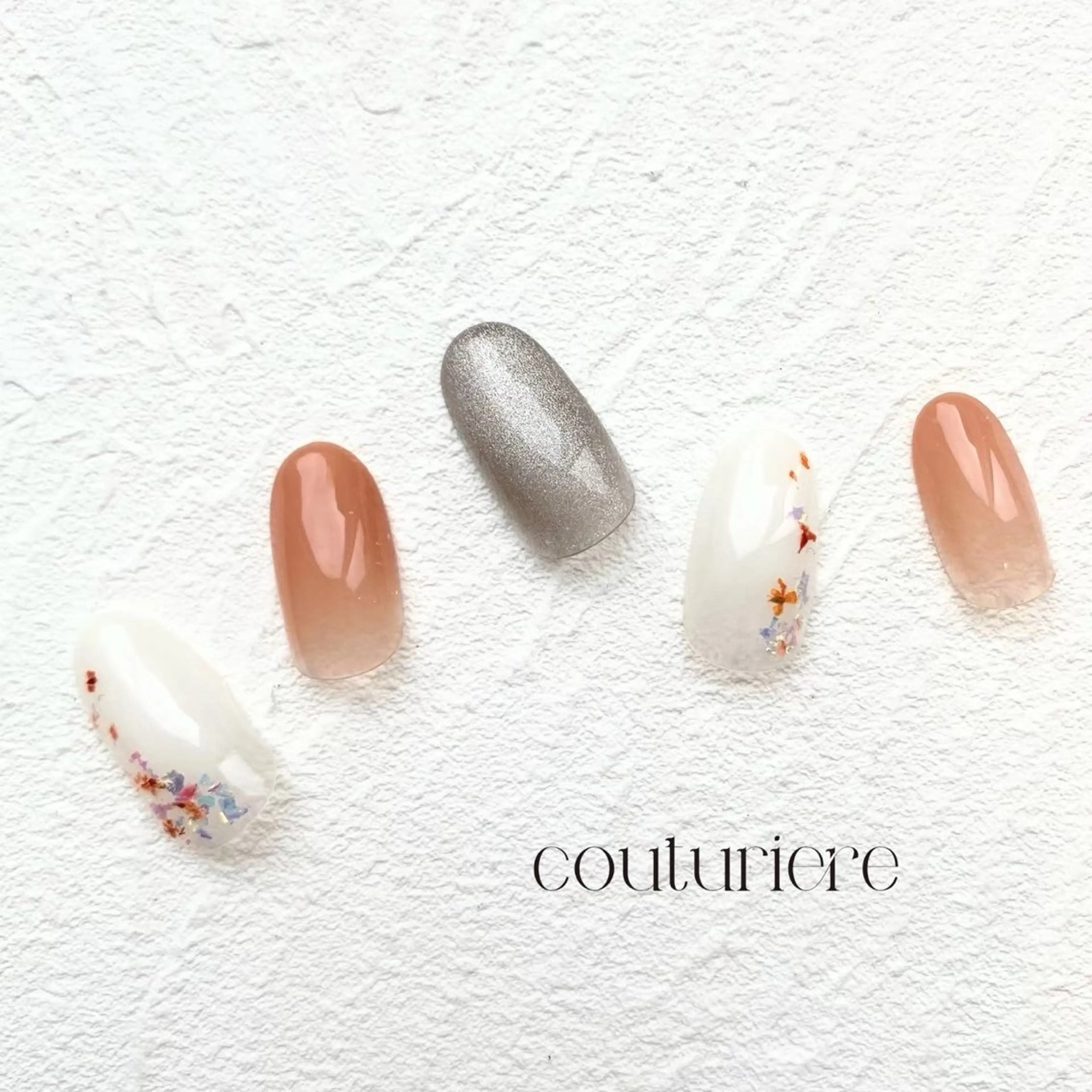 ネイル クチュリエール銀座 💅🏼ゆりのネイルデザイン