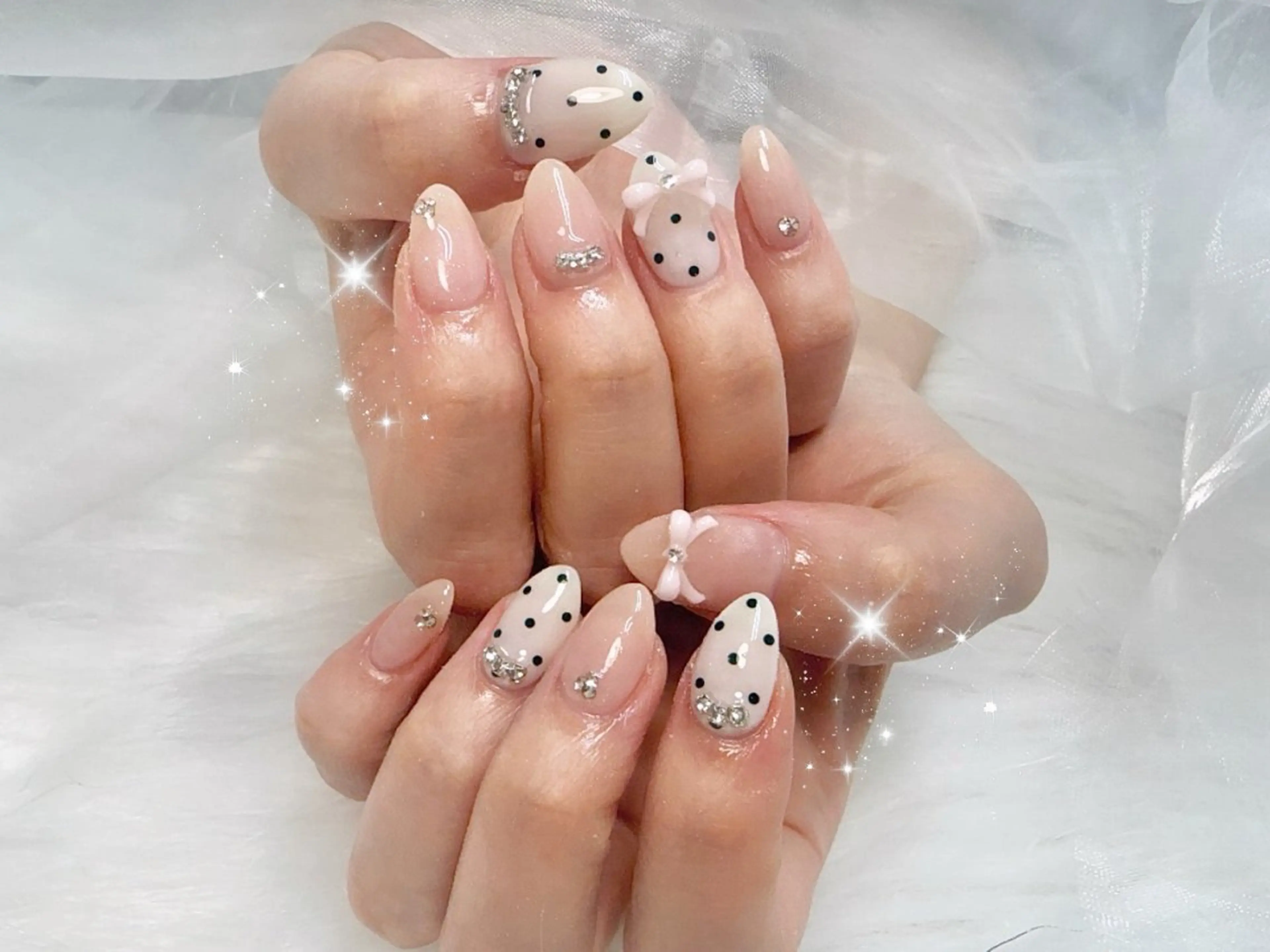 ミディアム ハンドネイル Lili Nail Studio西荻窪店のネイルデザイン