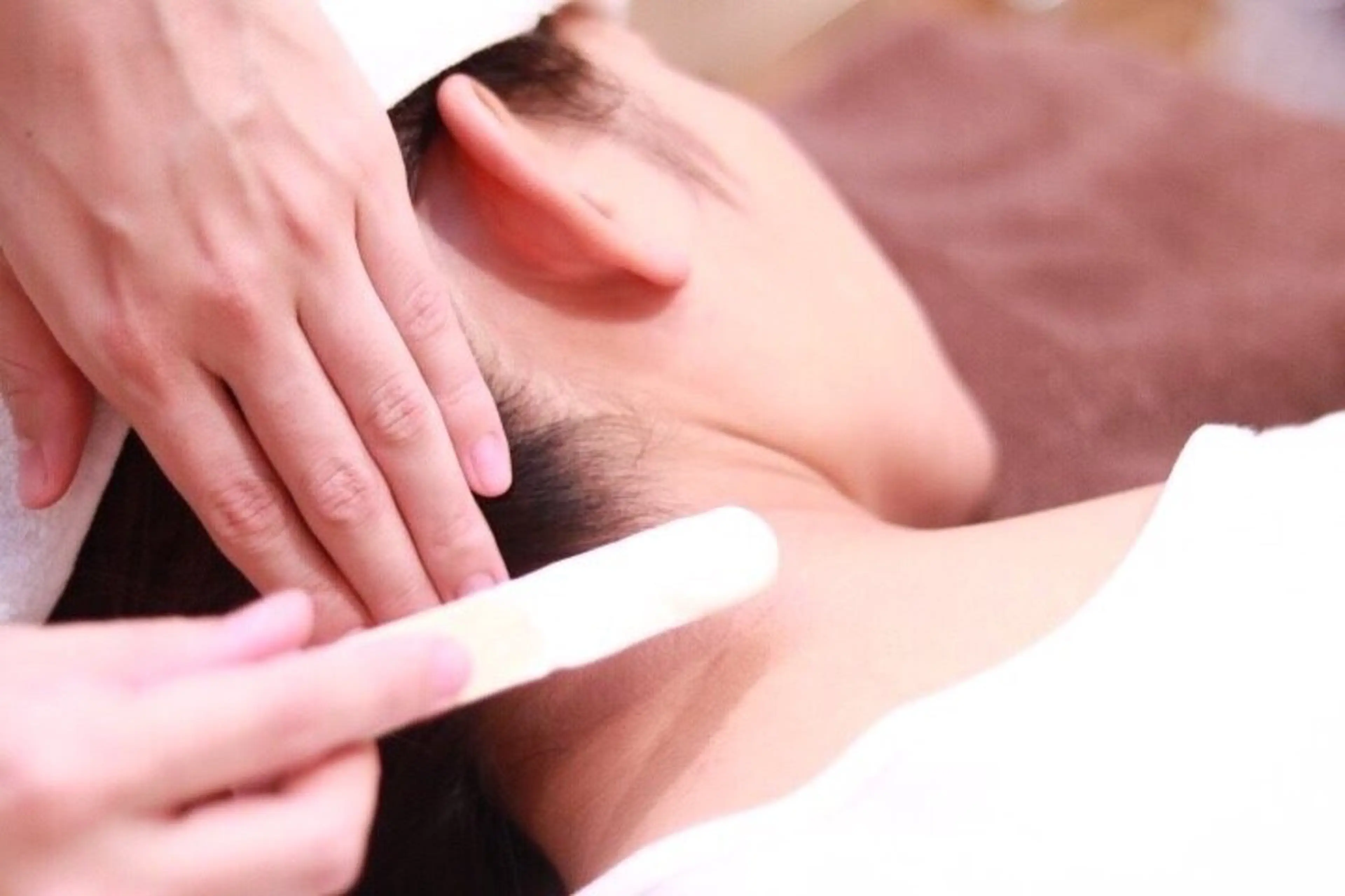 【後ろ姿のお悩み解決】襟足ワックス脱毛　¥4,400 →¥3,300の写真