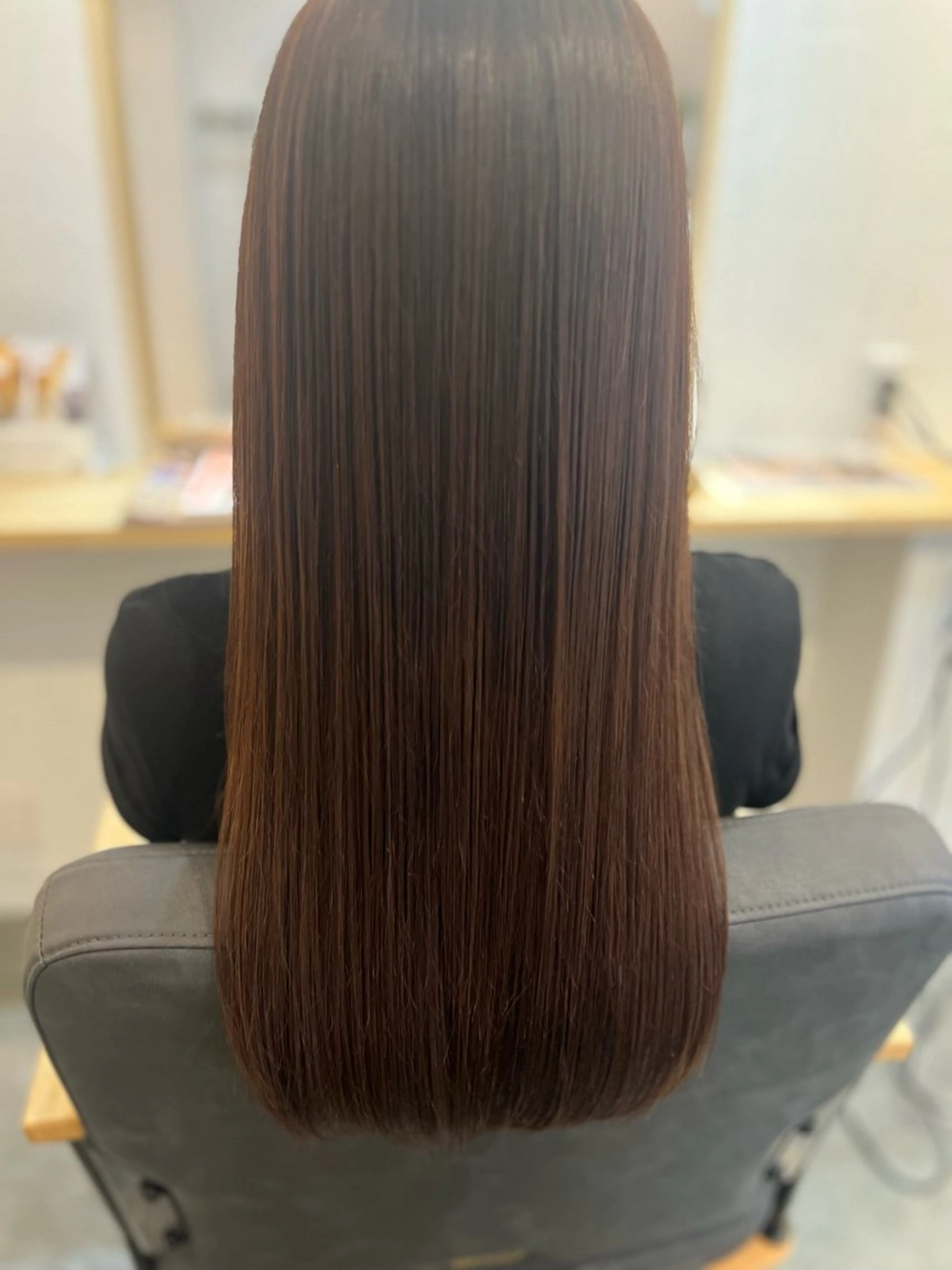 セミロング パーマ １日１名限定募集✨✨ 髪質改善ストレートのヘアスタイル