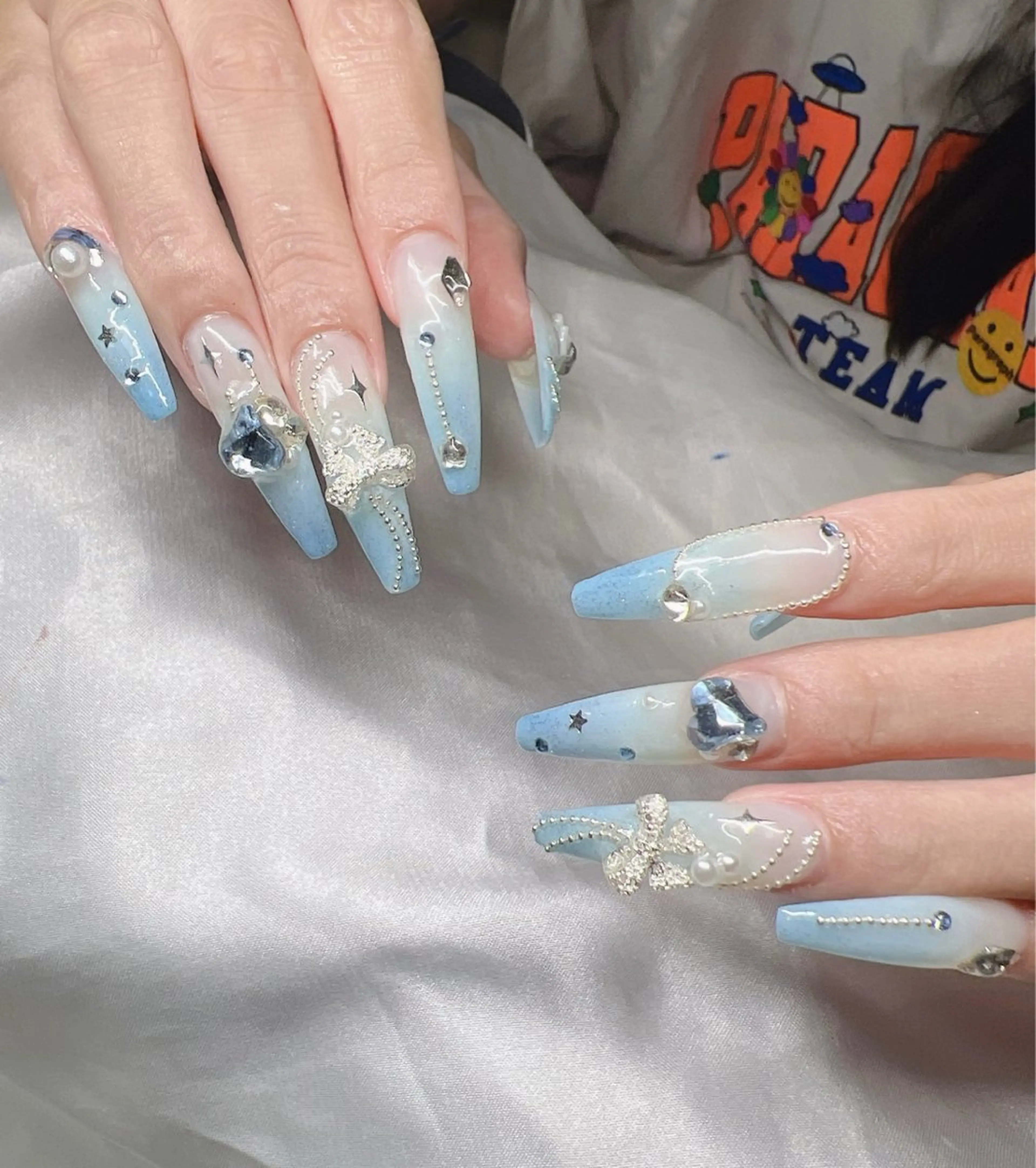 ネイル 長さ出し グラデーション 卒業式 キラキラネイル マグネットネイル ハンドネイル Lee Nailsのネイルデザイン