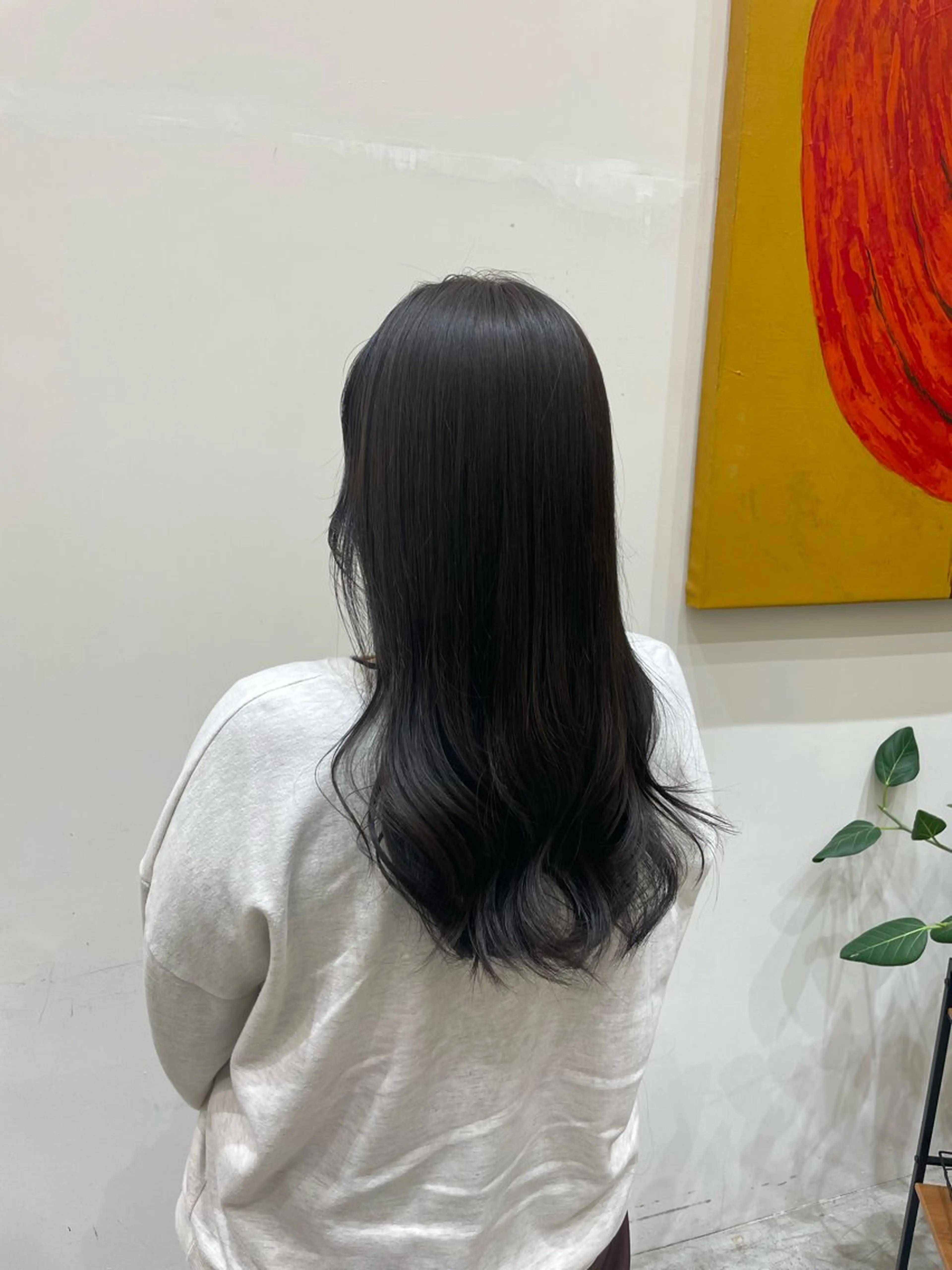 ロング カラー アッシュ ブリーチ ブリーチなしカラー 三宅 瑠偉のヘアスタイル