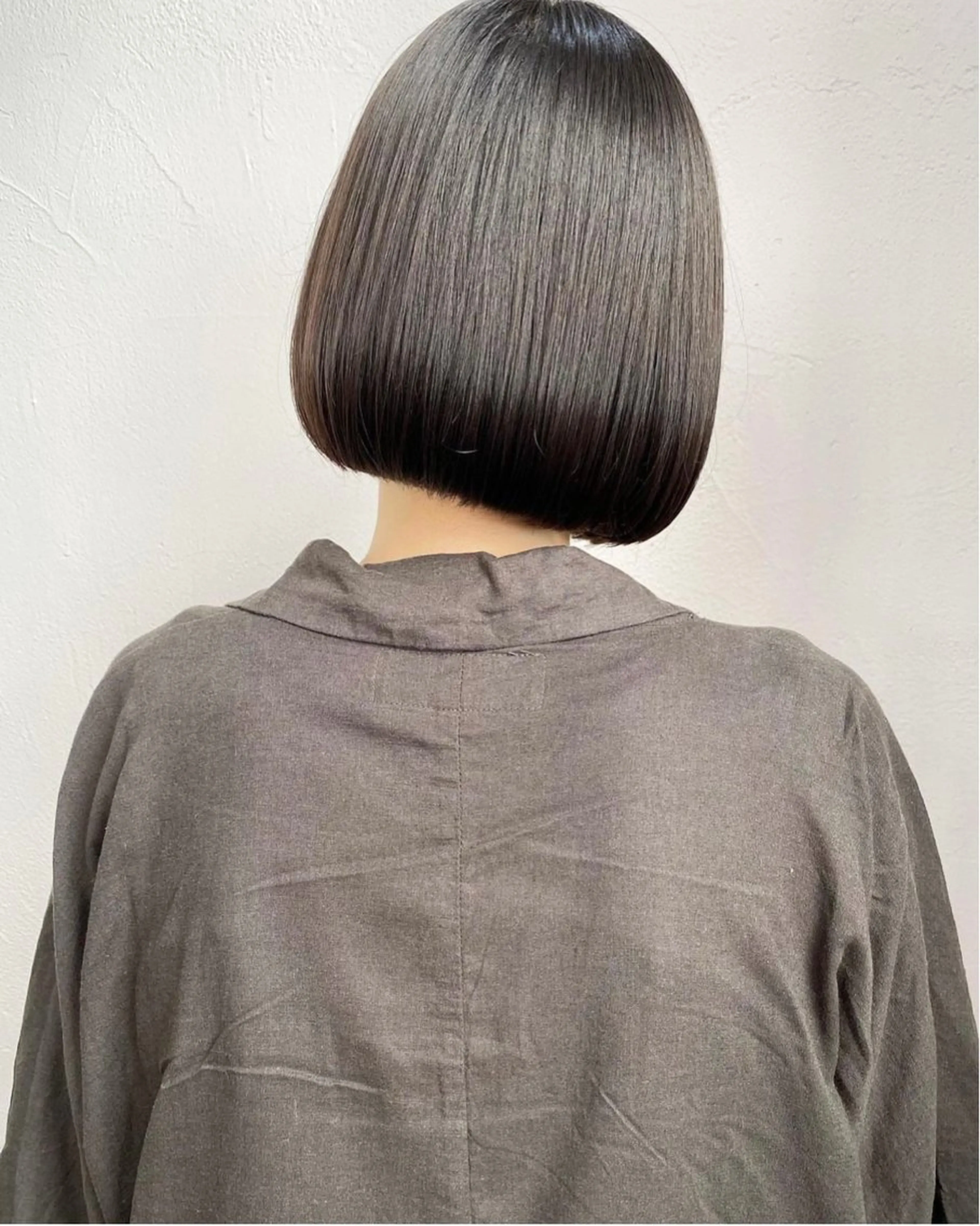 ショート ボブ 切りっぱなしボブ/ ブリーチカラー/大塚のヘアスタイル