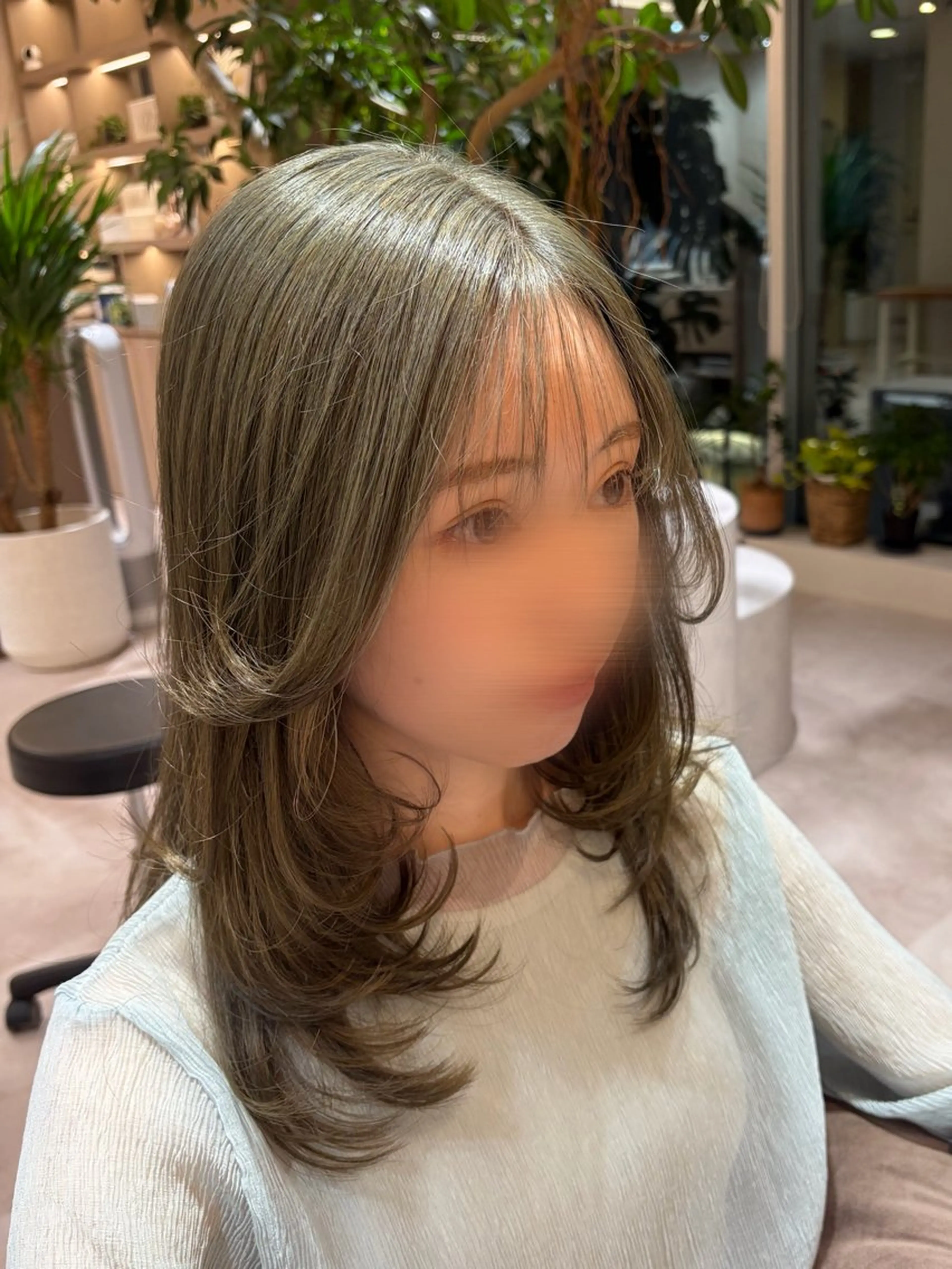 セミロング レイヤーカット Ha naのヘアスタイル
