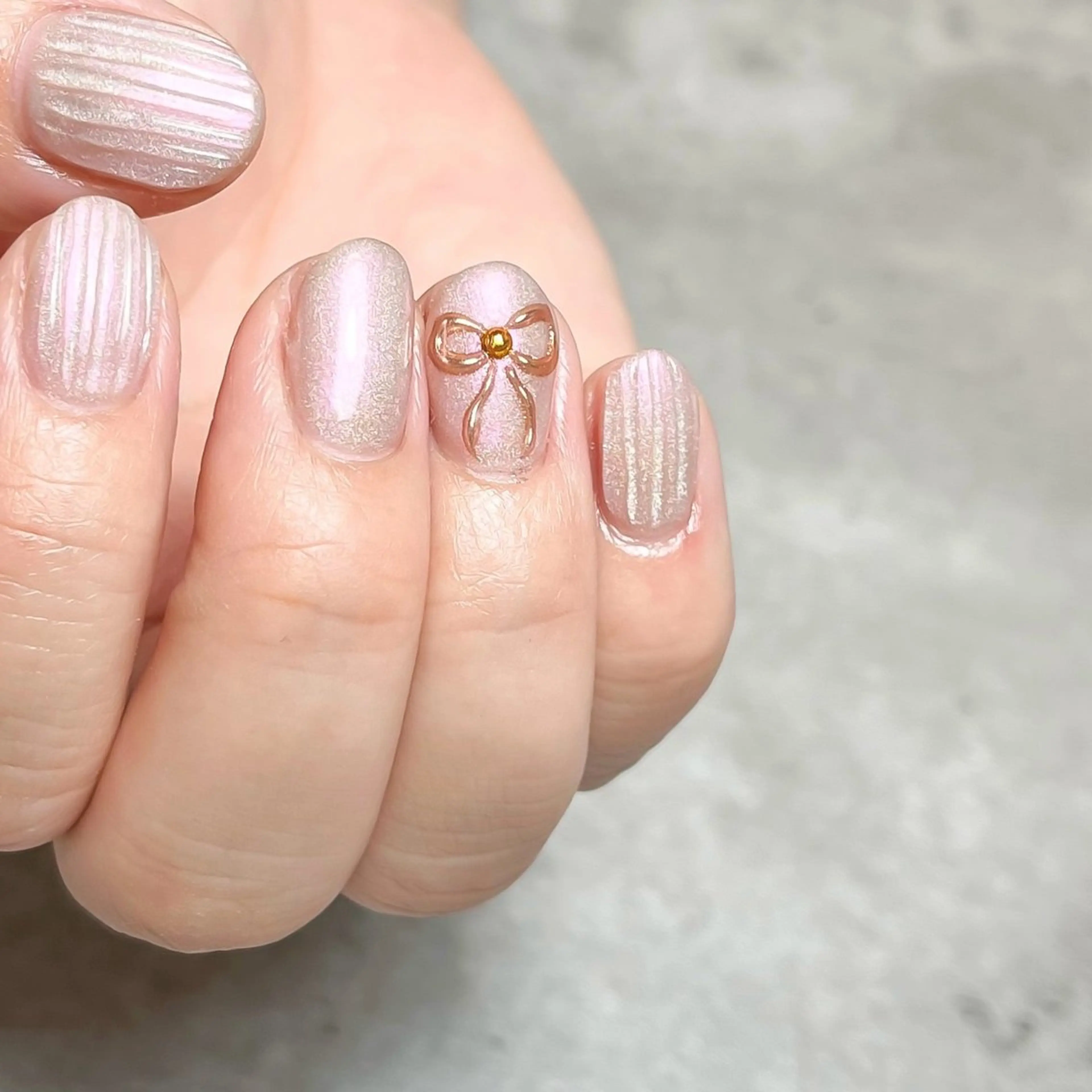 ネイル ミラーネイル リボン ハンドネイル private acottoのネイルデザイン