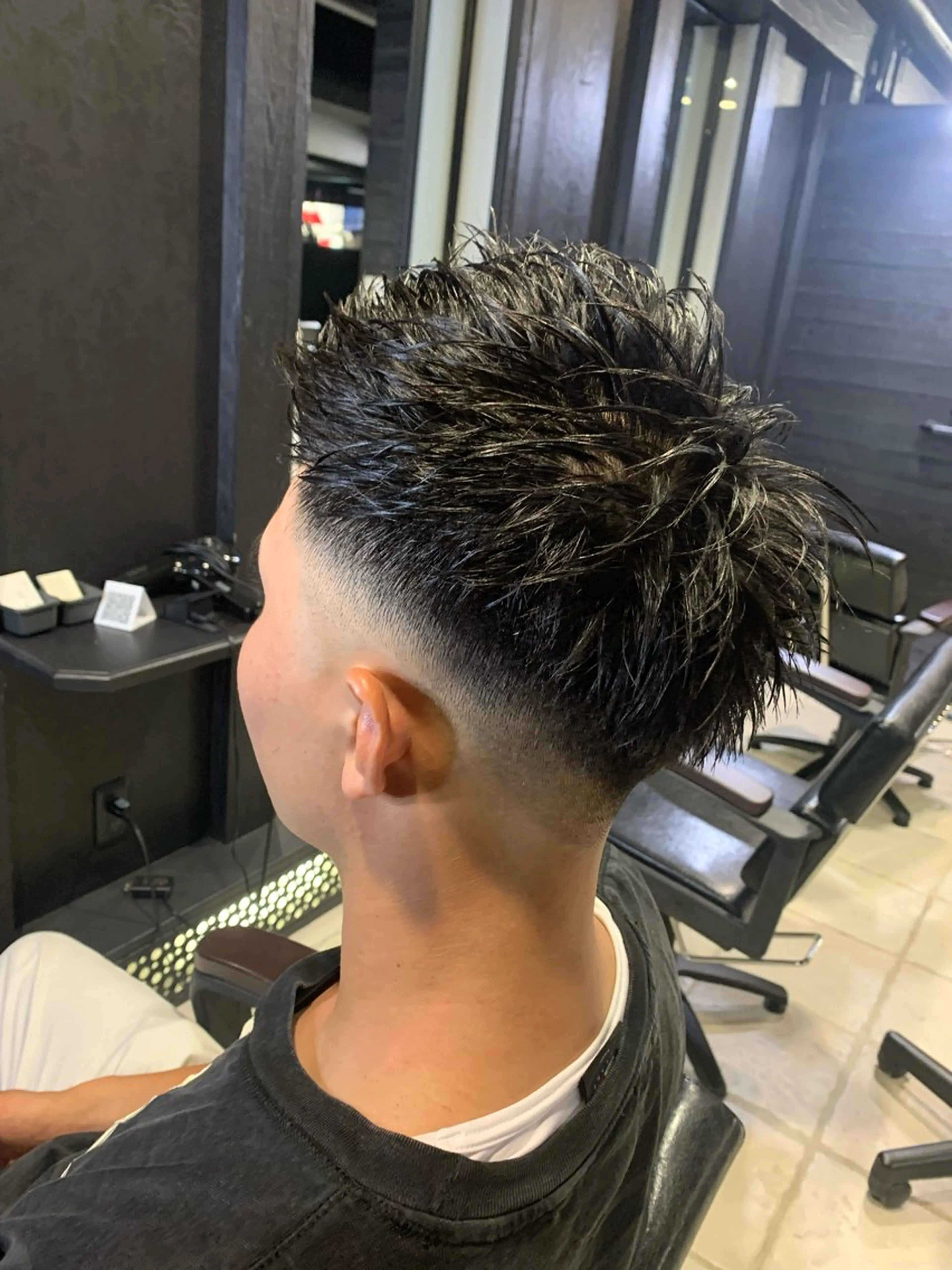 ショート メンズ フェードカット モヒカン スキンフェード カット ヘッドスパ ヘアセット メンズパーマ/難波/ 心斎橋　室園亮佑のヘアスタイル