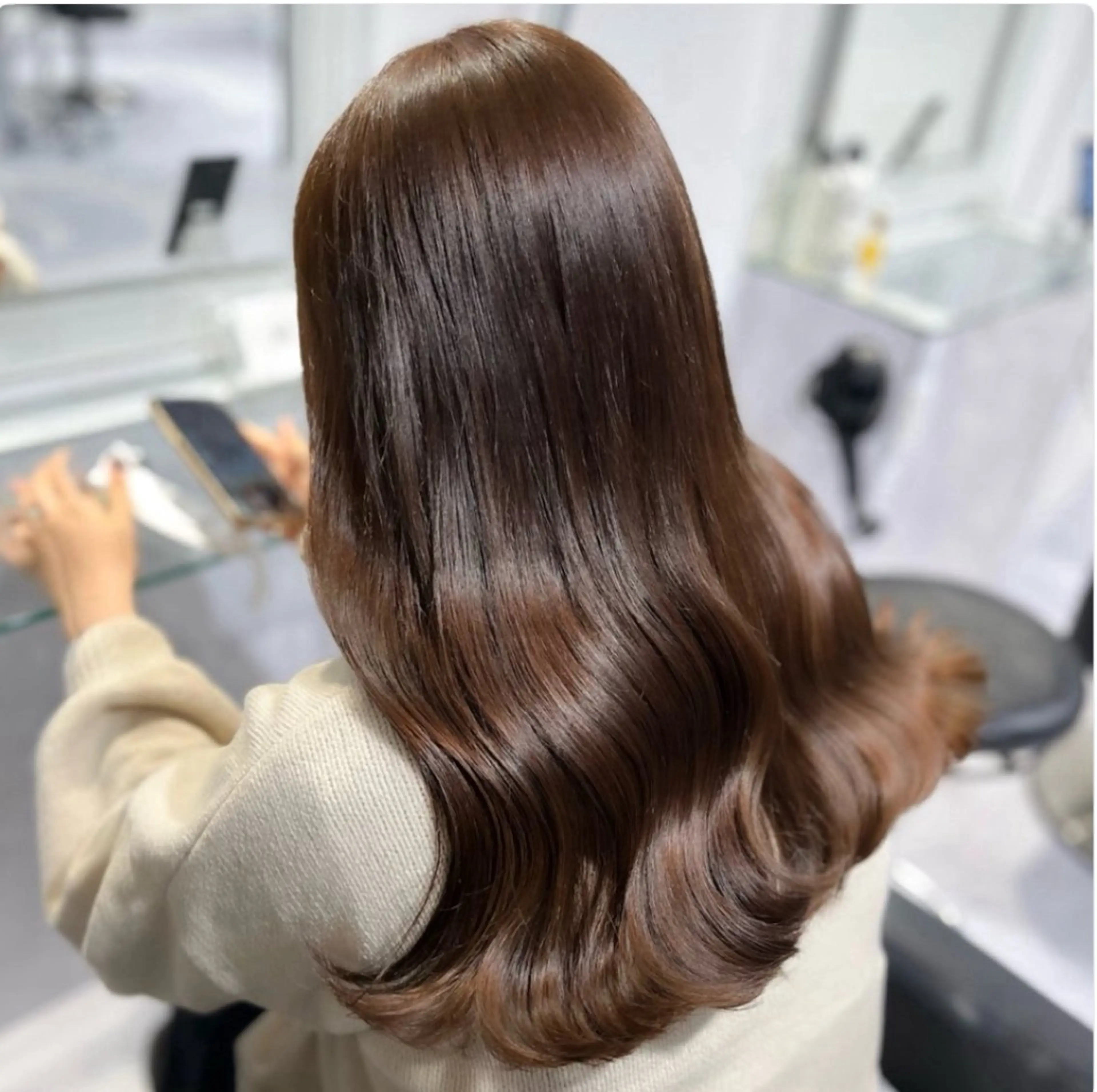 ロング カラー 🫧うる艶トレンド 🫧透明感カラーのヘアスタイル