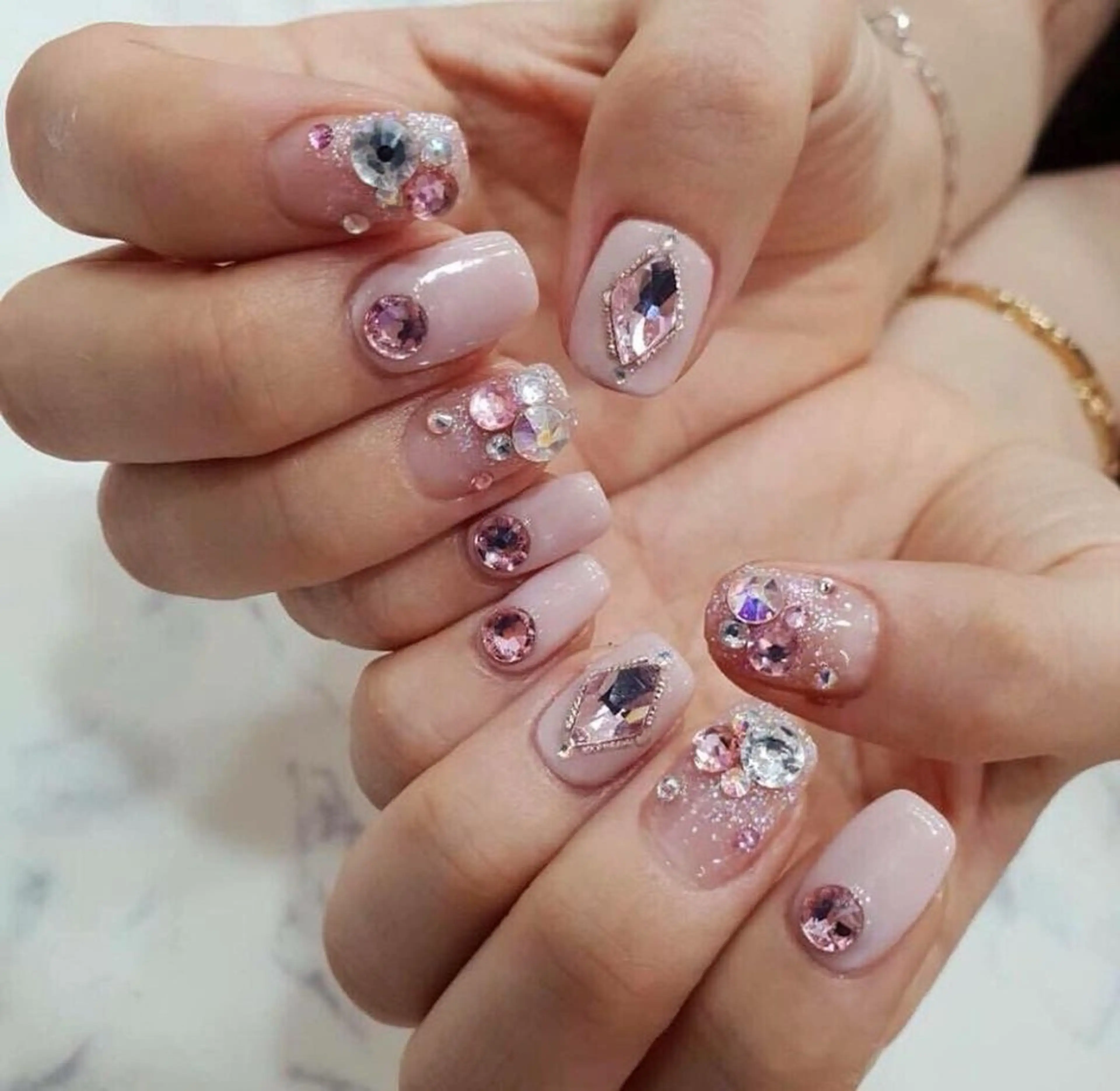 ミディアム T&D NailSalonのネイルデザイン