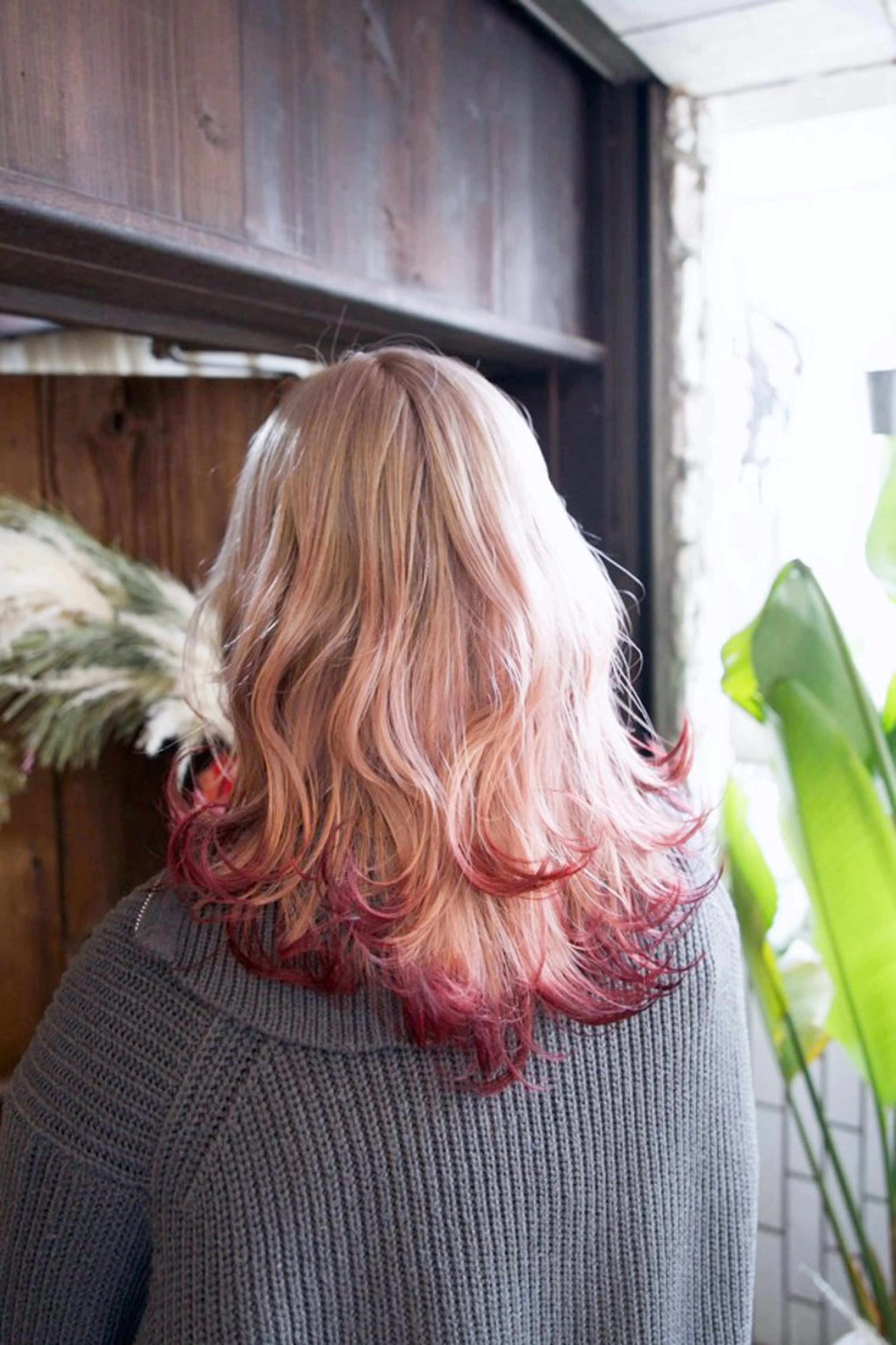 ミディアム カット ヘアカラー トリートメント 安藤悠里/ハイトーン /デザインカラーのヘアスタイル