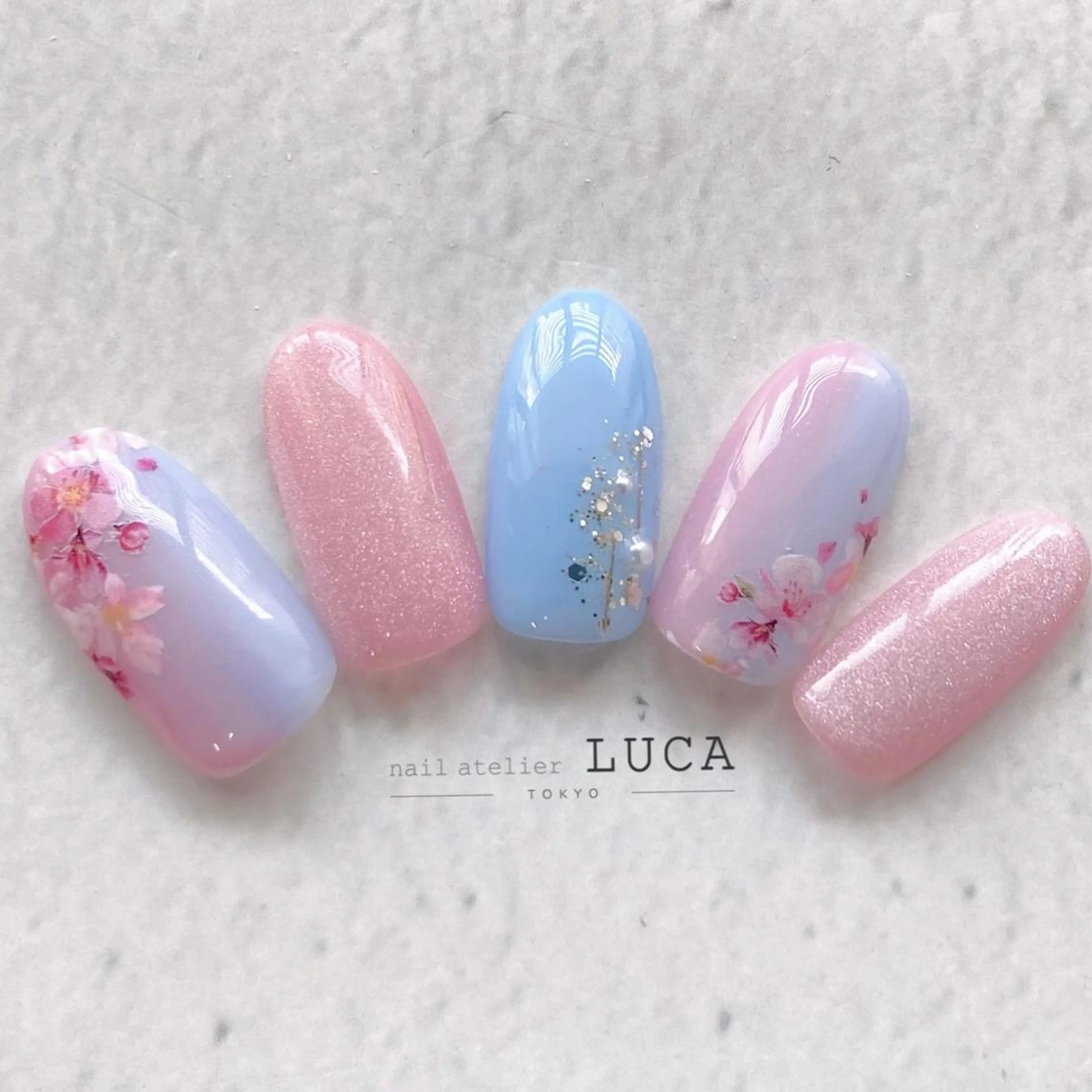 ネイル アートネイル オーロラネイル クリアネイル 長さ出し フットネイル ハンドネイル ネイルアトリエルカ スタッフのネイルデザイン