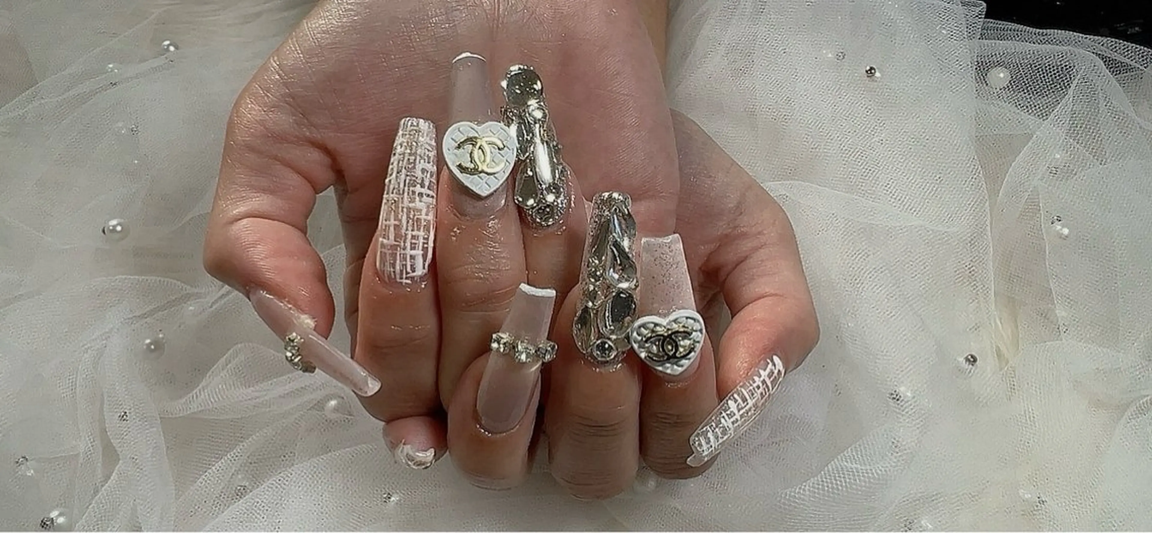 ネイル ツイードネイル Ruana Nailのネイルデザイン