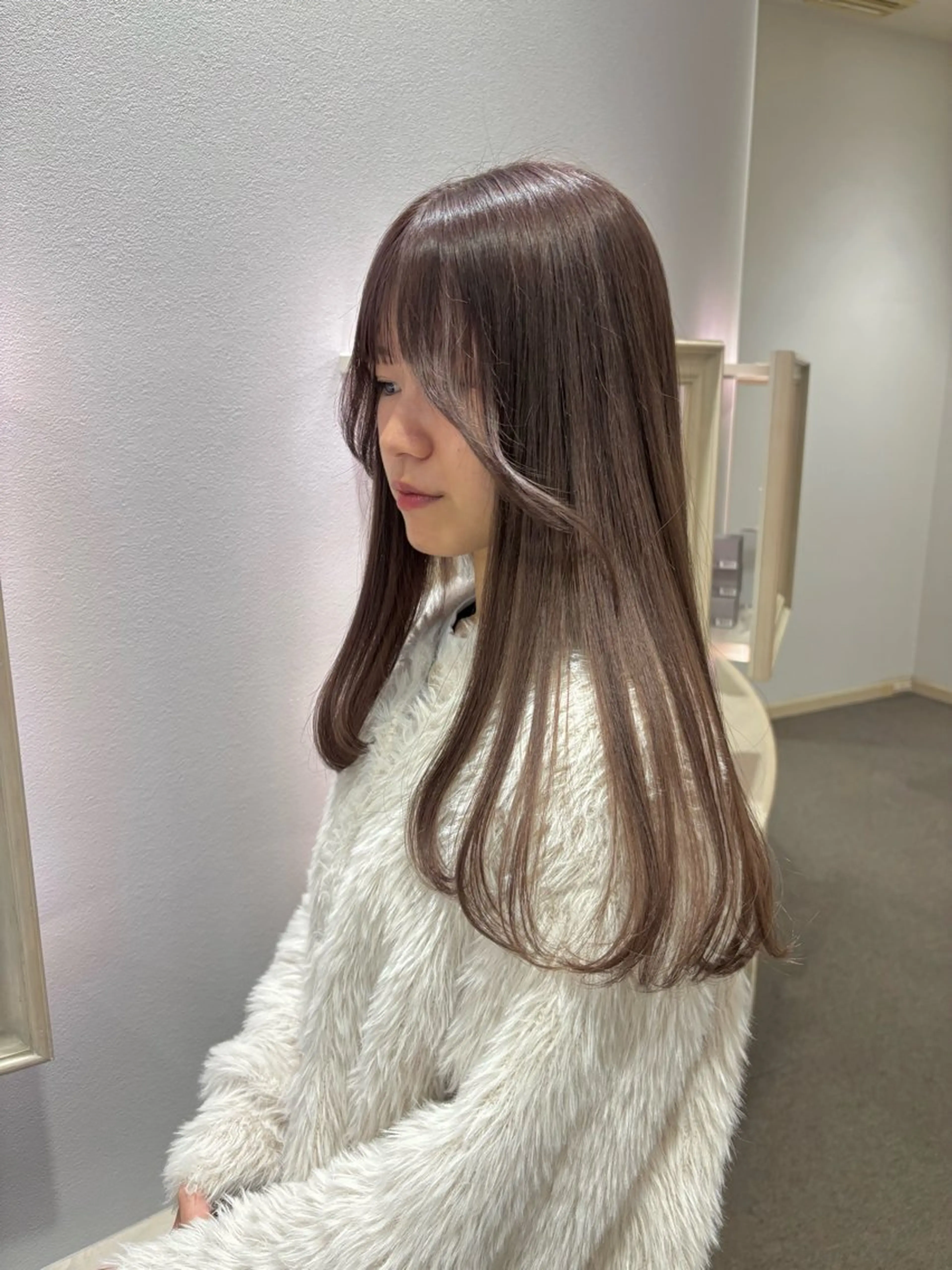 ロング カラー ベージュカラー ブリーチ カット ヘアカラー トリートメント サソウ ユリエ🥥のヘアスタイル