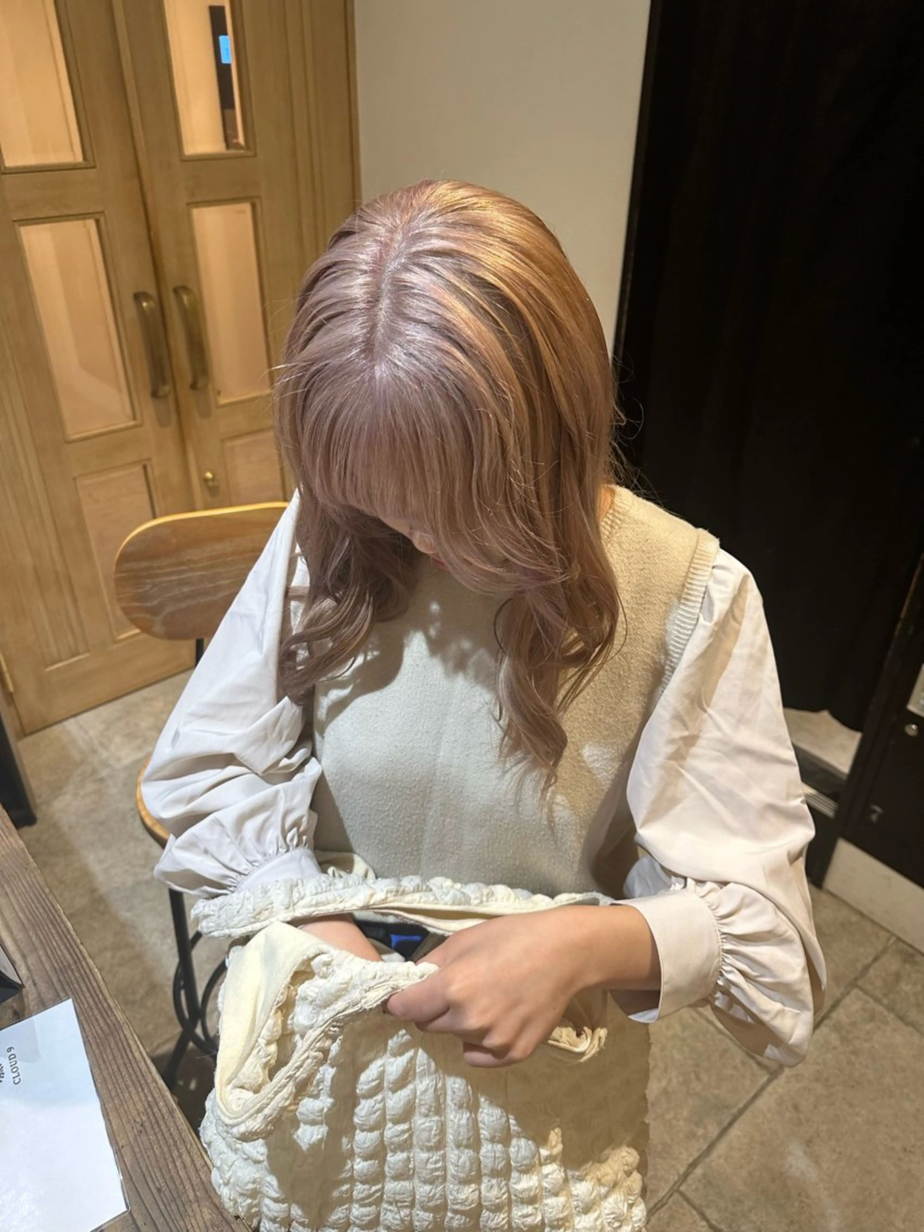 ロング カラー ブリーチ ハイトーンカラー ヘアカラー トリートメント Himawari♡ 柔らかいカラーのヘアスタイル