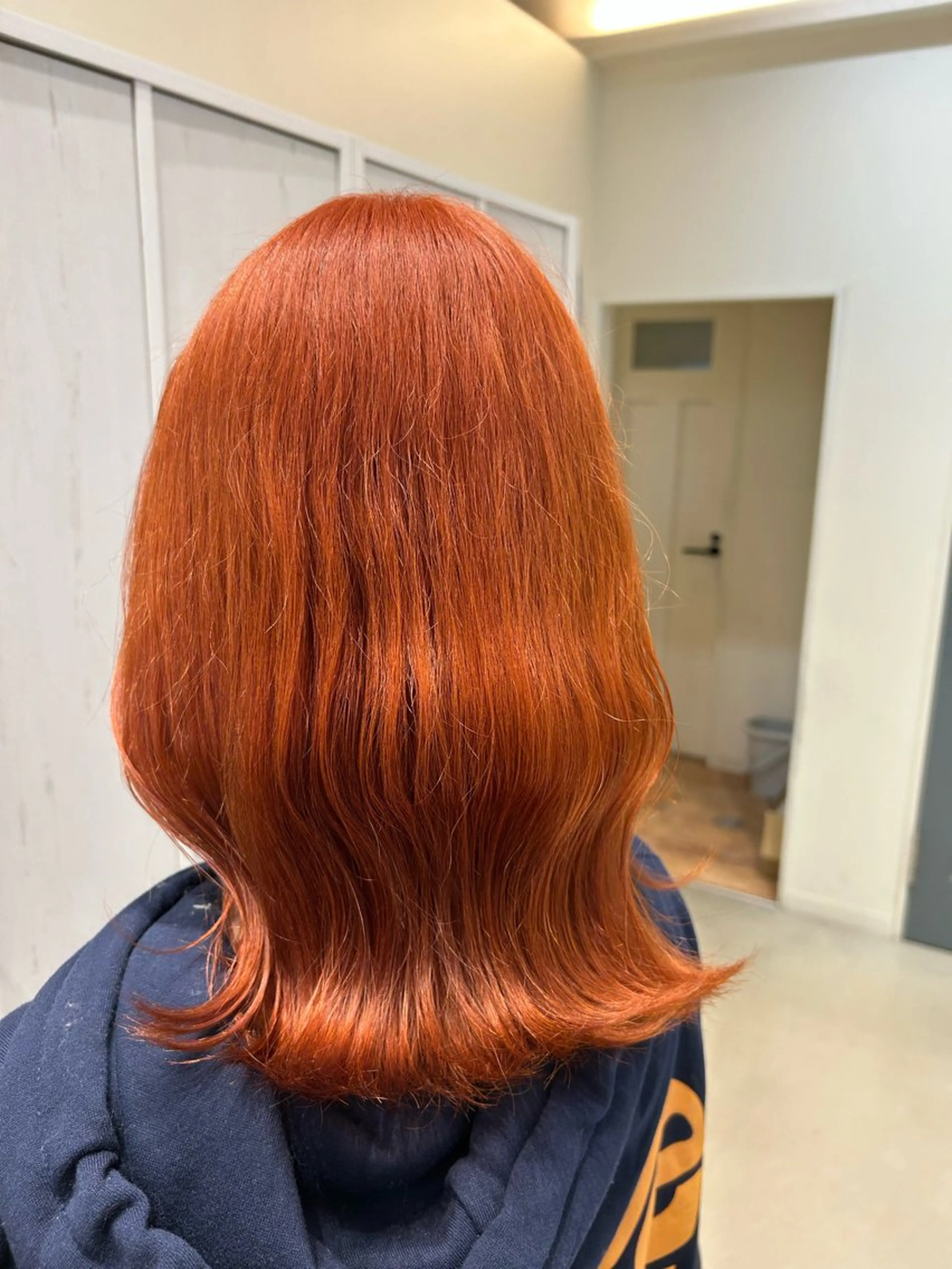 ミディアム カラー ブリーチ オレンジ カット ヘアカラー トリートメント 後藤 由希のヘアスタイル