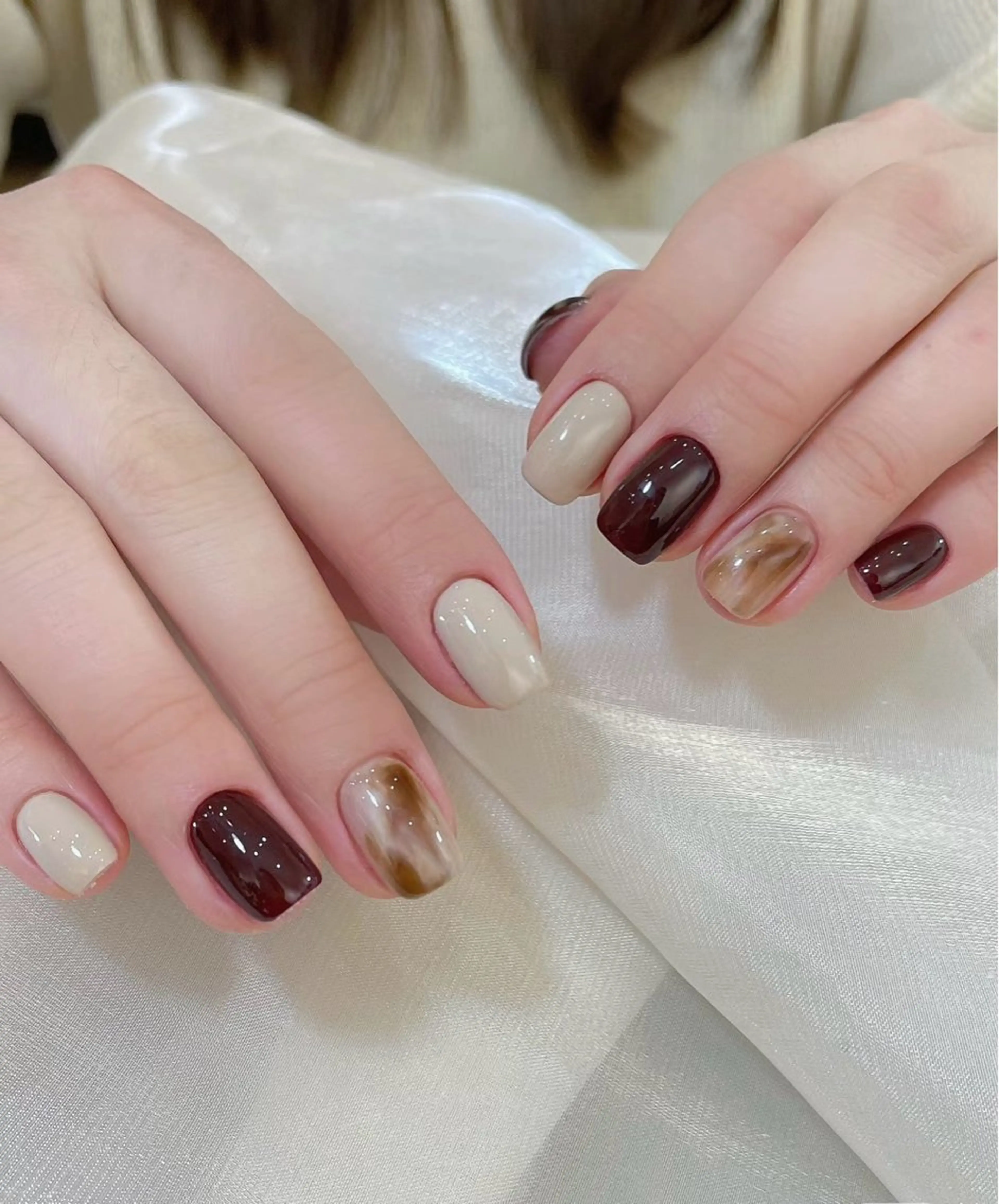 ネイル 長さ出し フットネイル フレンチネイル ジェルネイル ガラスフレンチ ハンドネイル ハンドケア More Glam渋谷店のネイルデザイン