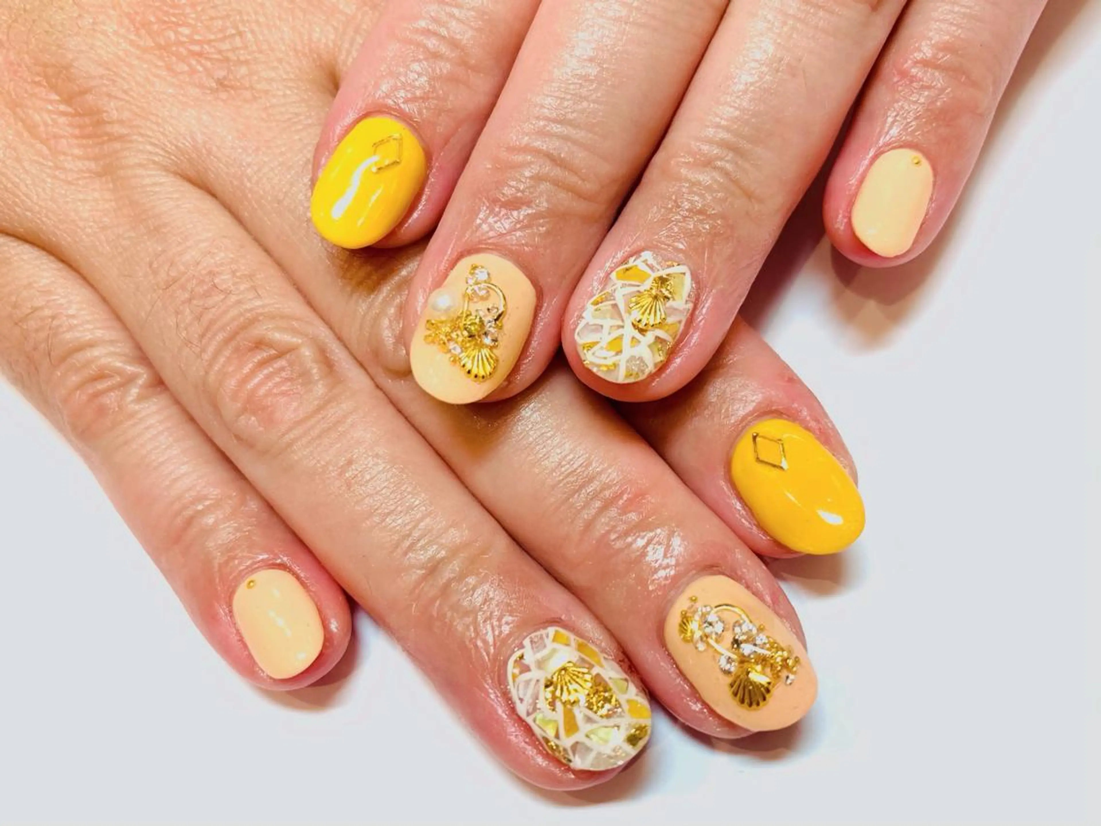 ネイル f'bloom  L’ecrinのネイルデザイン