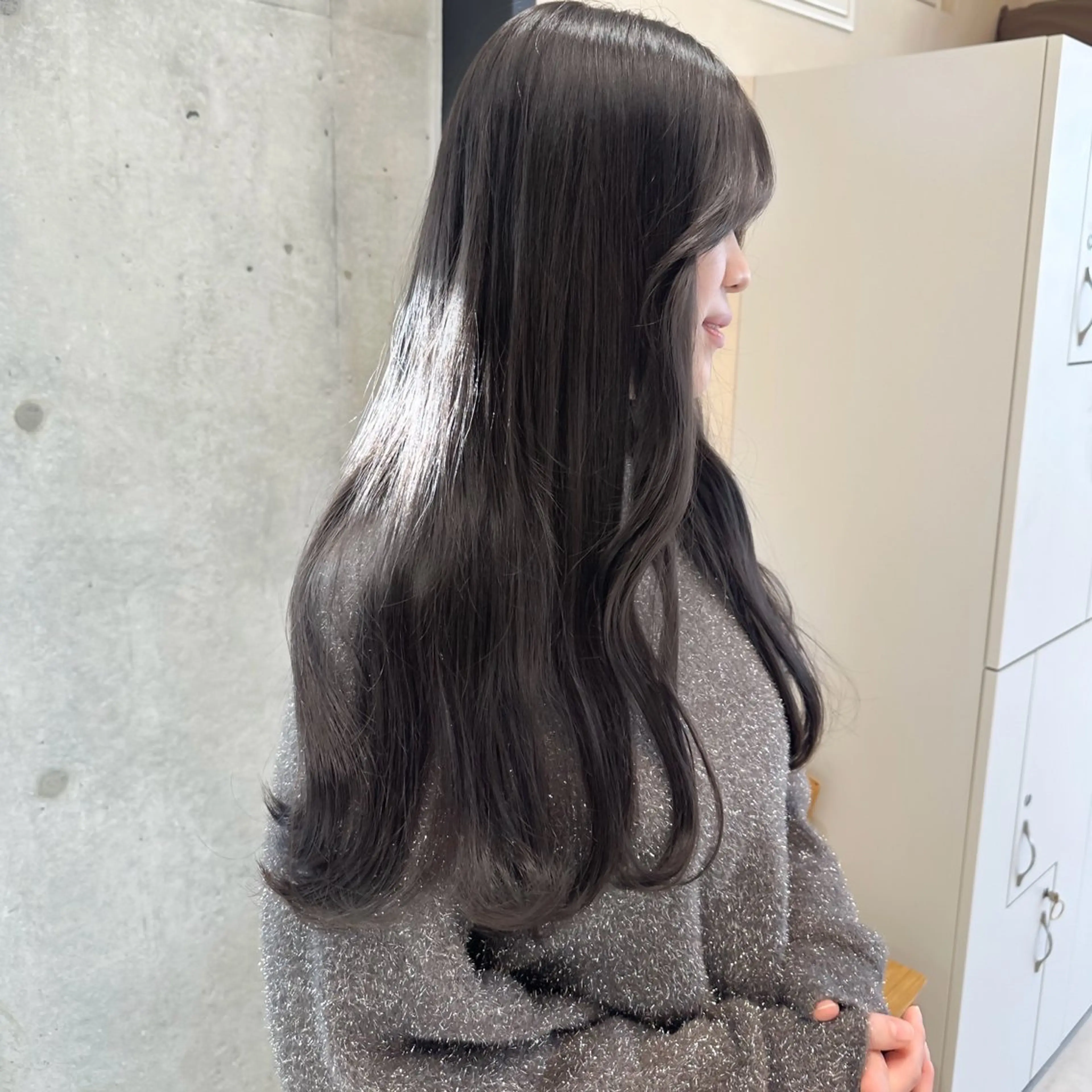 ロング カラー 透明感カラー グレージュ カット ヘアカラー トリートメント 高橋大樹/グレージュ 透明感/髪質改善のヘアスタイル
