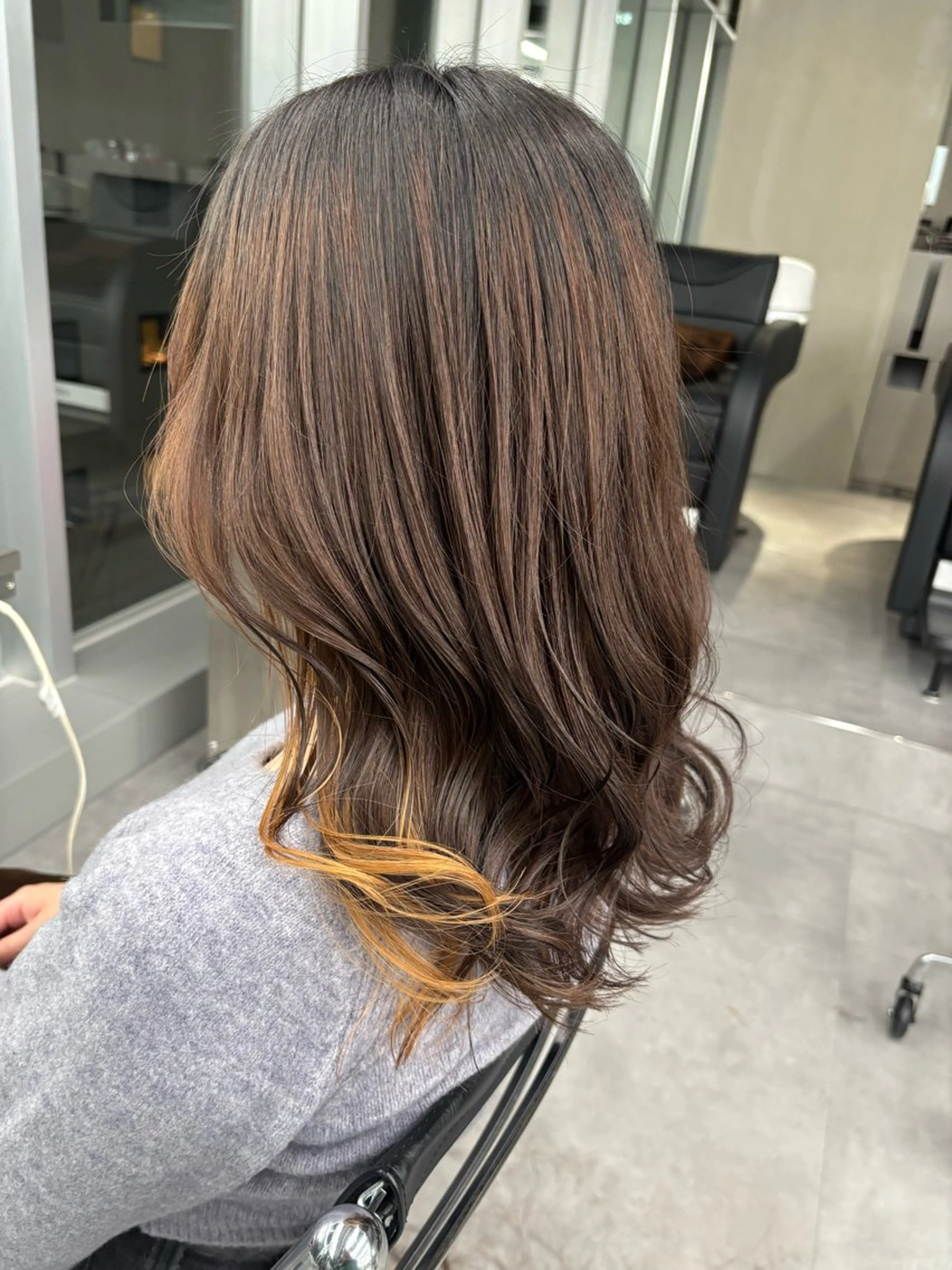 セミロング 佐藤 莉子のヘアスタイル