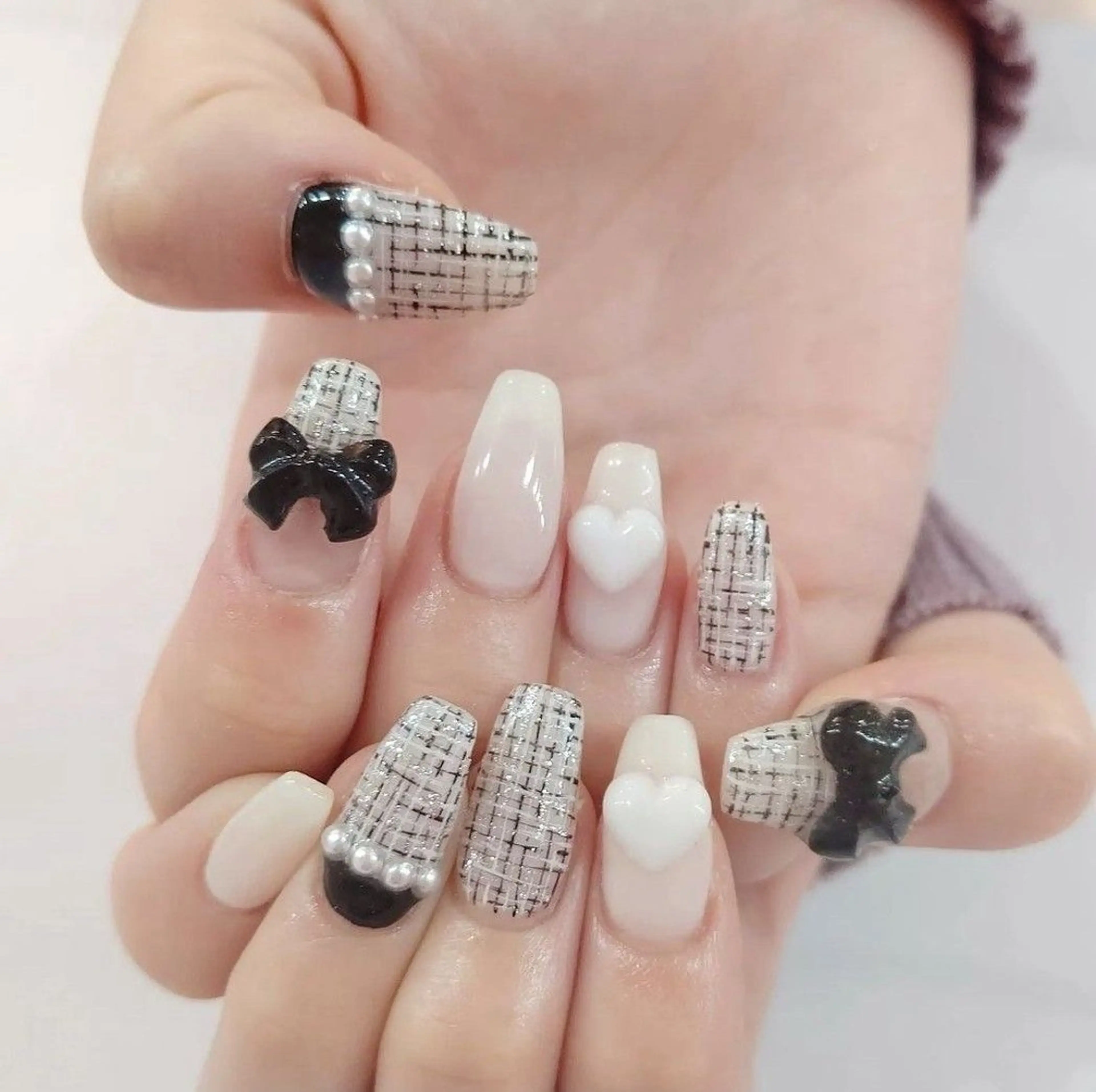 ネイル マグネットネイル ピンク ネイルチップ 冬ネイル Lee Nailsのネイルデザイン