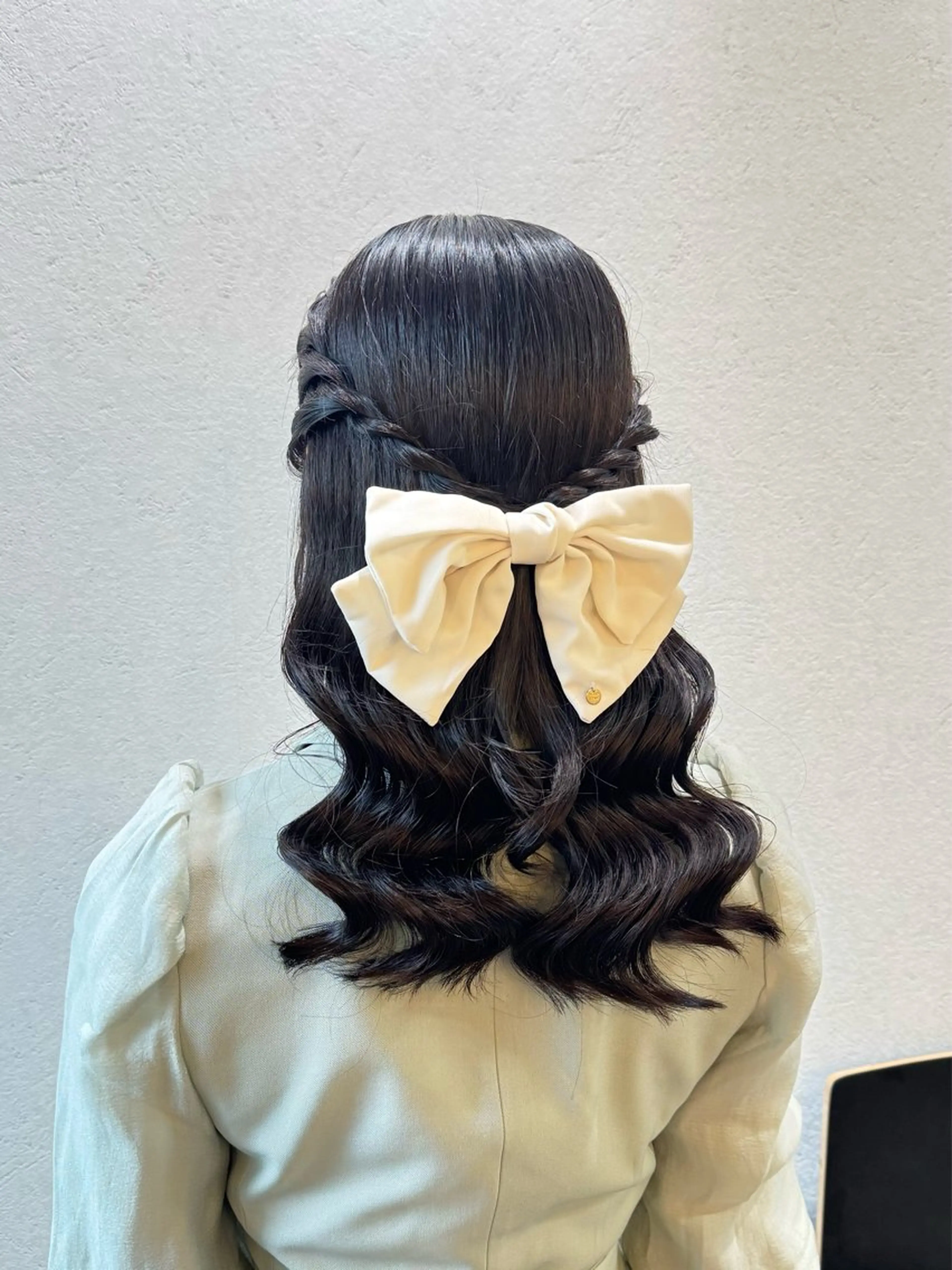 セミロング ヘアアレンジ ヘアセット 美髪縮毛矯正/暖色 カラー/エクステのヘアスタイル