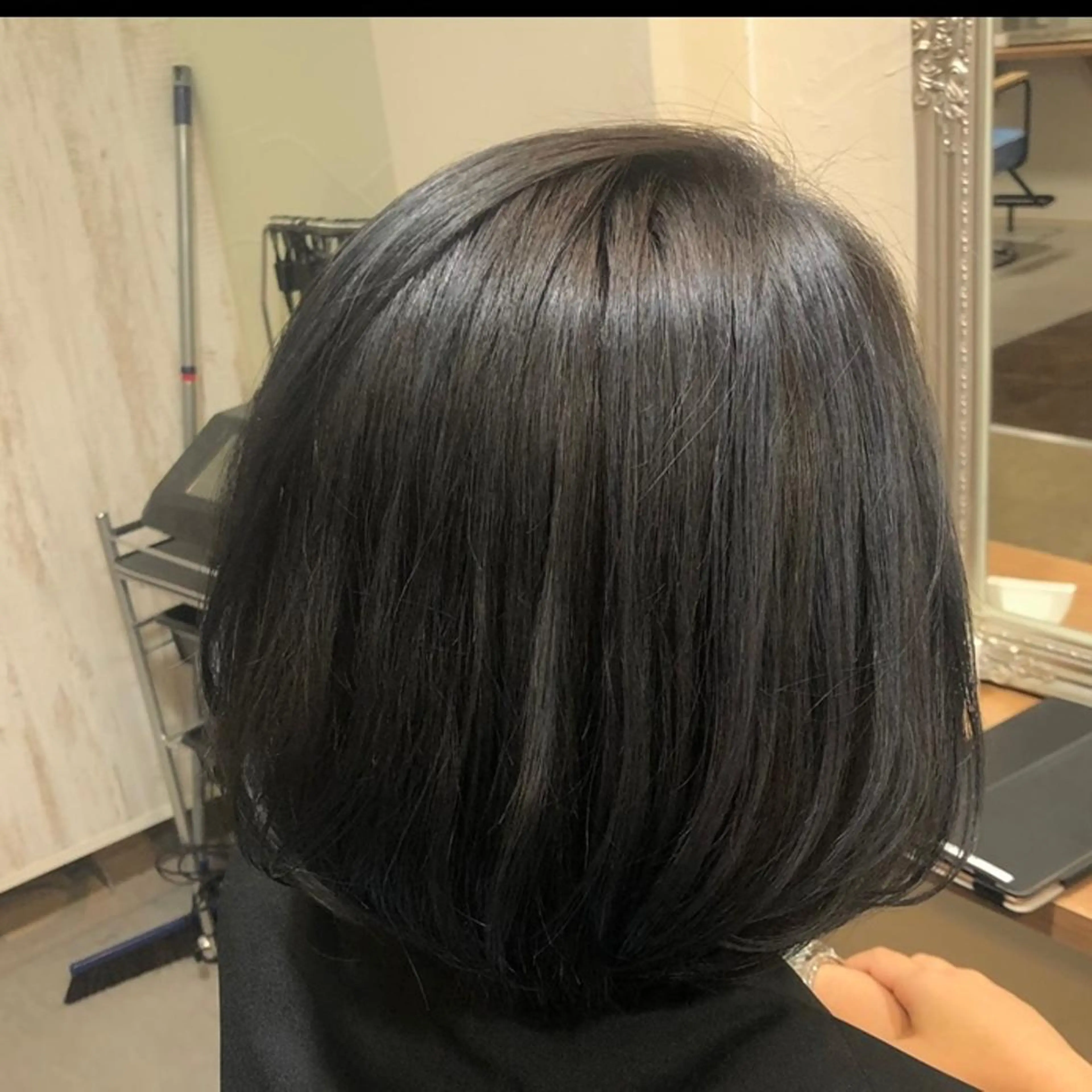 ミディアム カラー アッシュ 透明感カラー オレンジ 金島 青のヘアスタイル