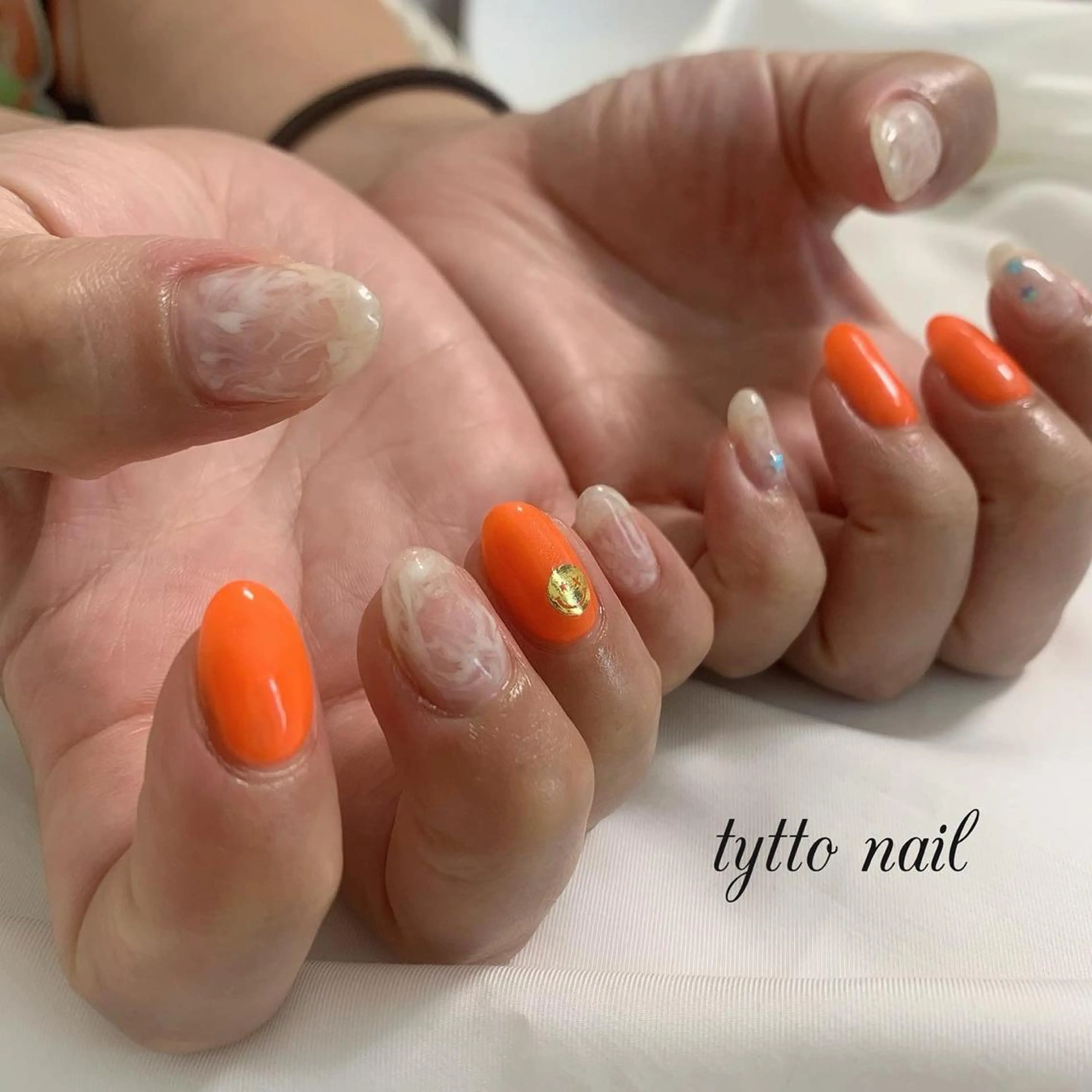 ネイル オレンジ シンプルネイル 夏ネイル ホワイト ハンドネイル tytto nail ❤︎‪‪eri‪‪のネイルデザイン