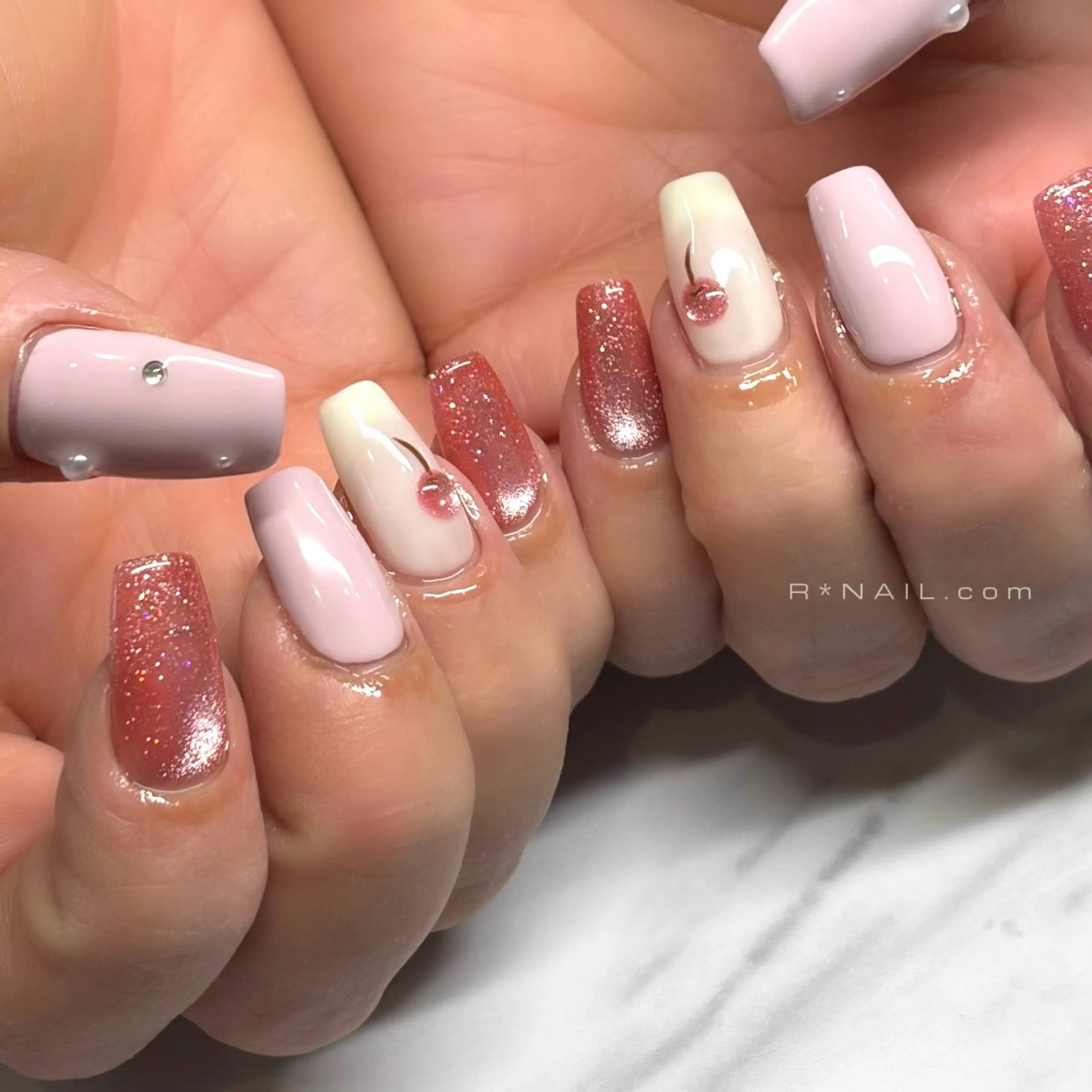 ネイル マグネットネイル ハンドネイル Riona / R*NAIL.comのネイルデザイン