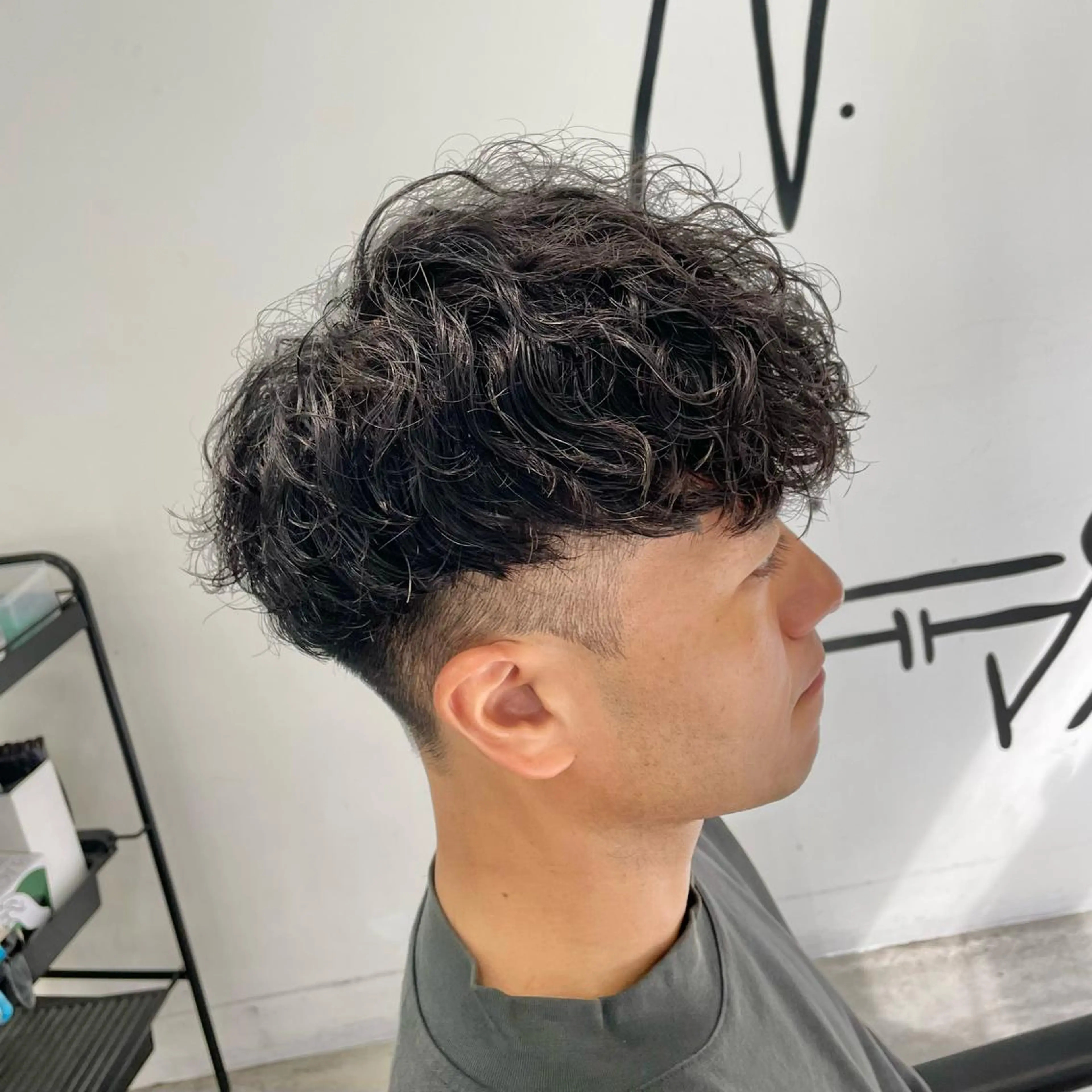 ショート パーマ メンズ スペインカール カット パーマ メンズ特化美容師/ 藤戸 椋のヘアスタイル